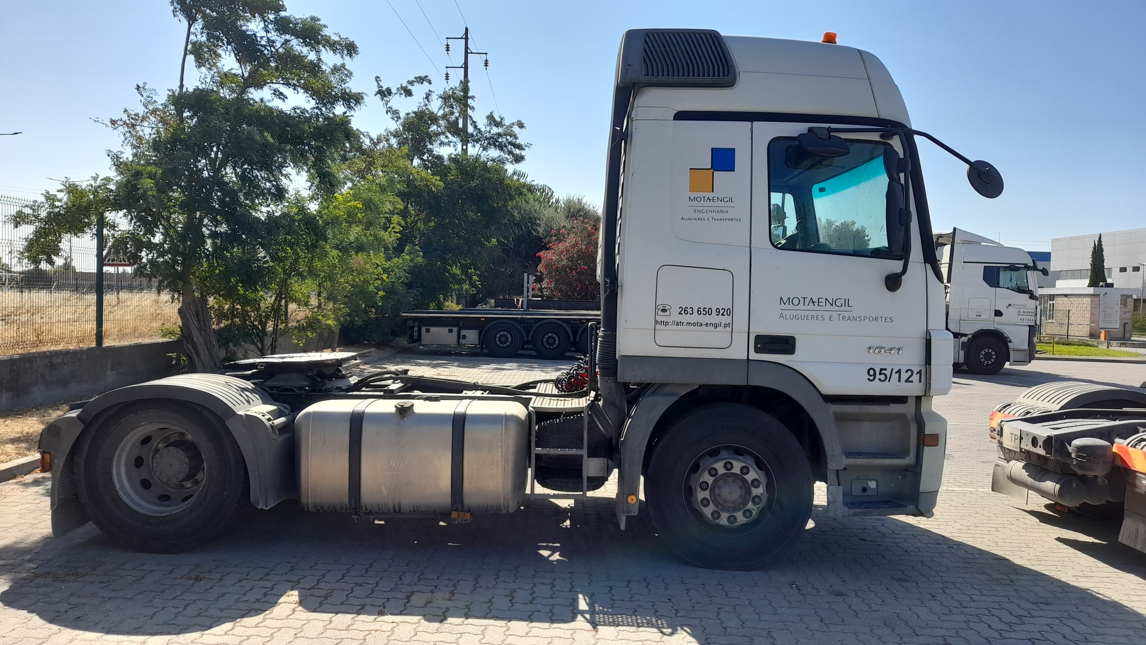 Camião Trator MERCEDES-BENZ — imagem 4