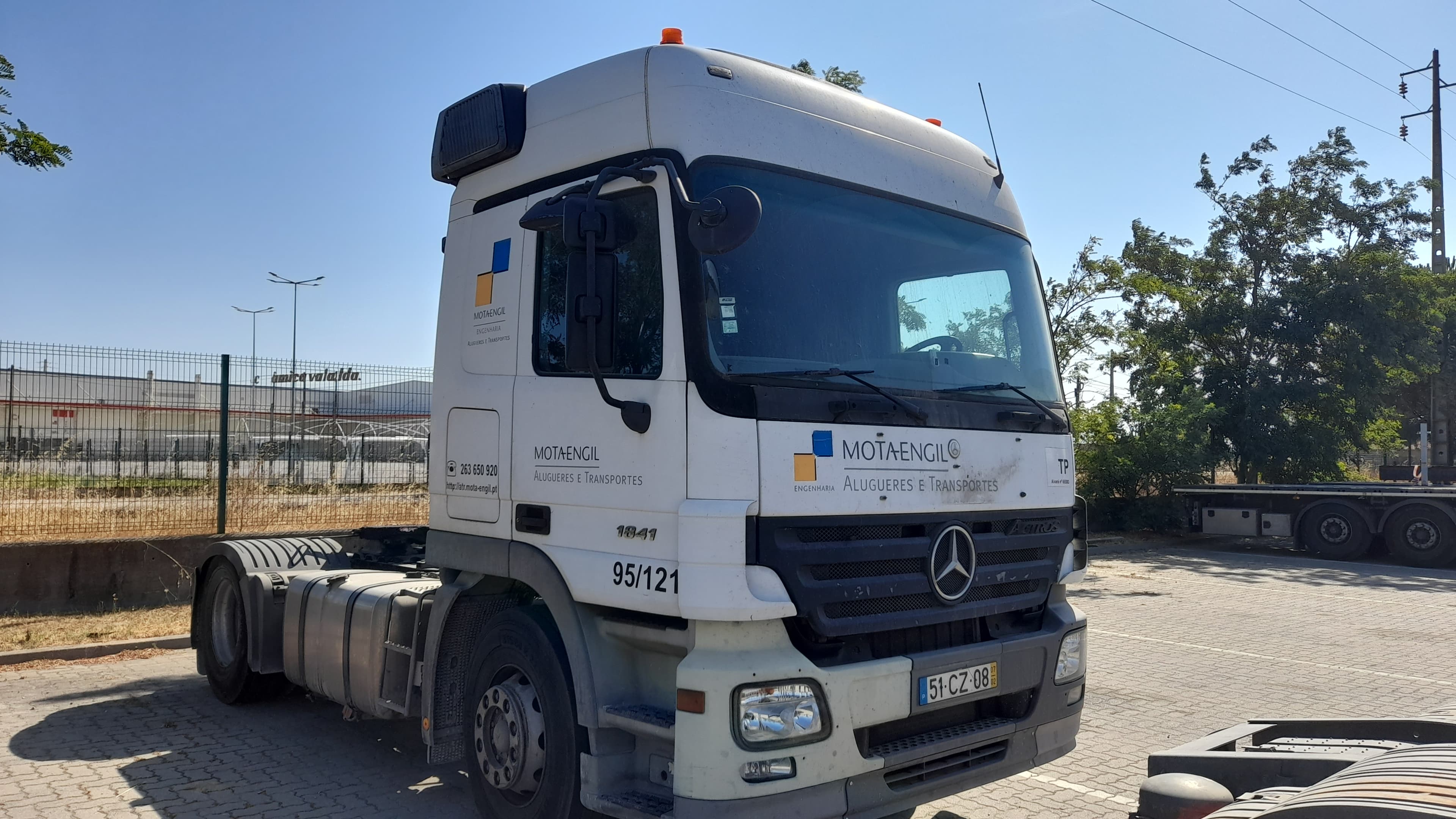Camião Trator MERCEDES-BENZ — imagem 3