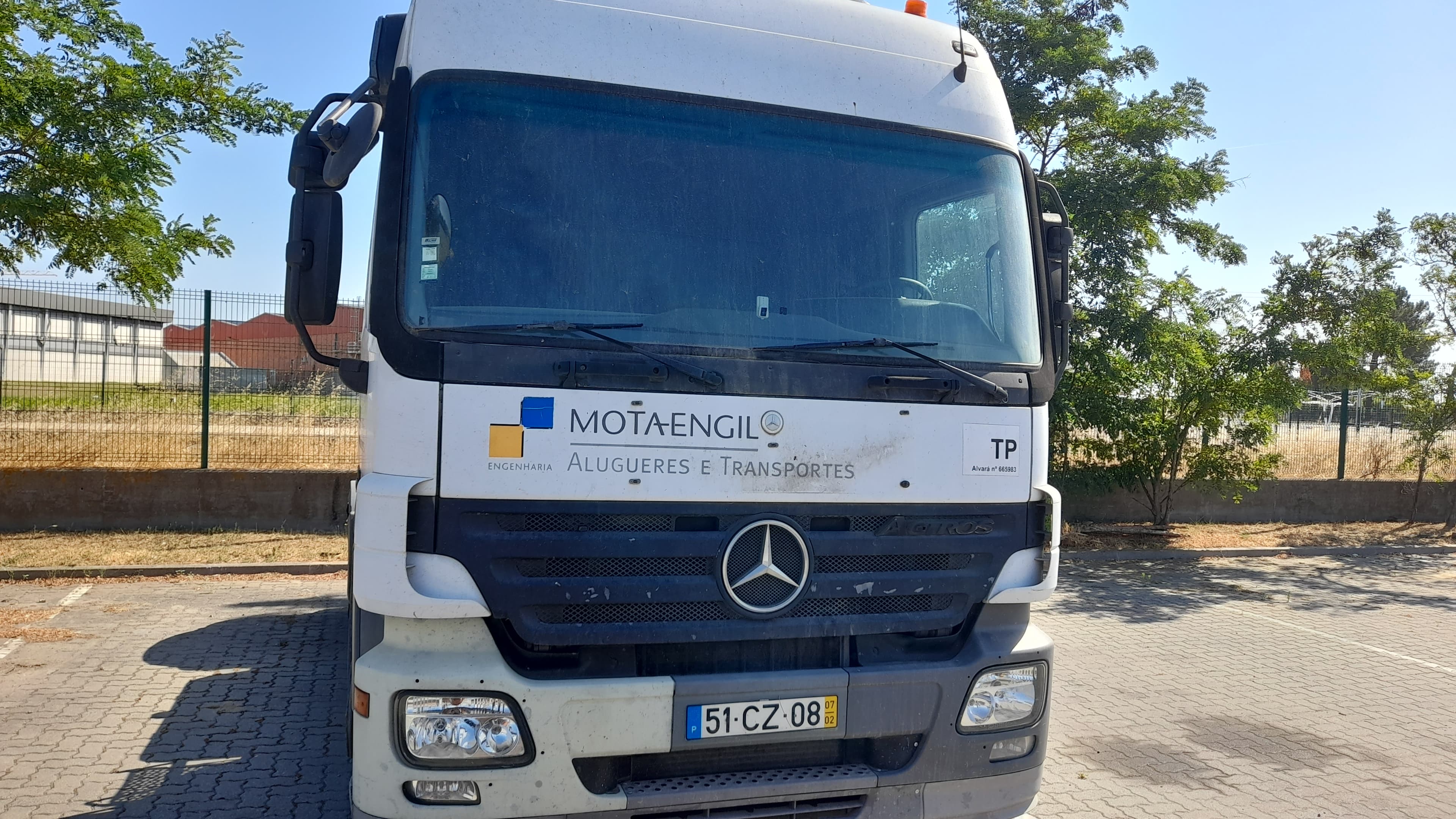 Camião Trator MERCEDES-BENZ — imagem 2