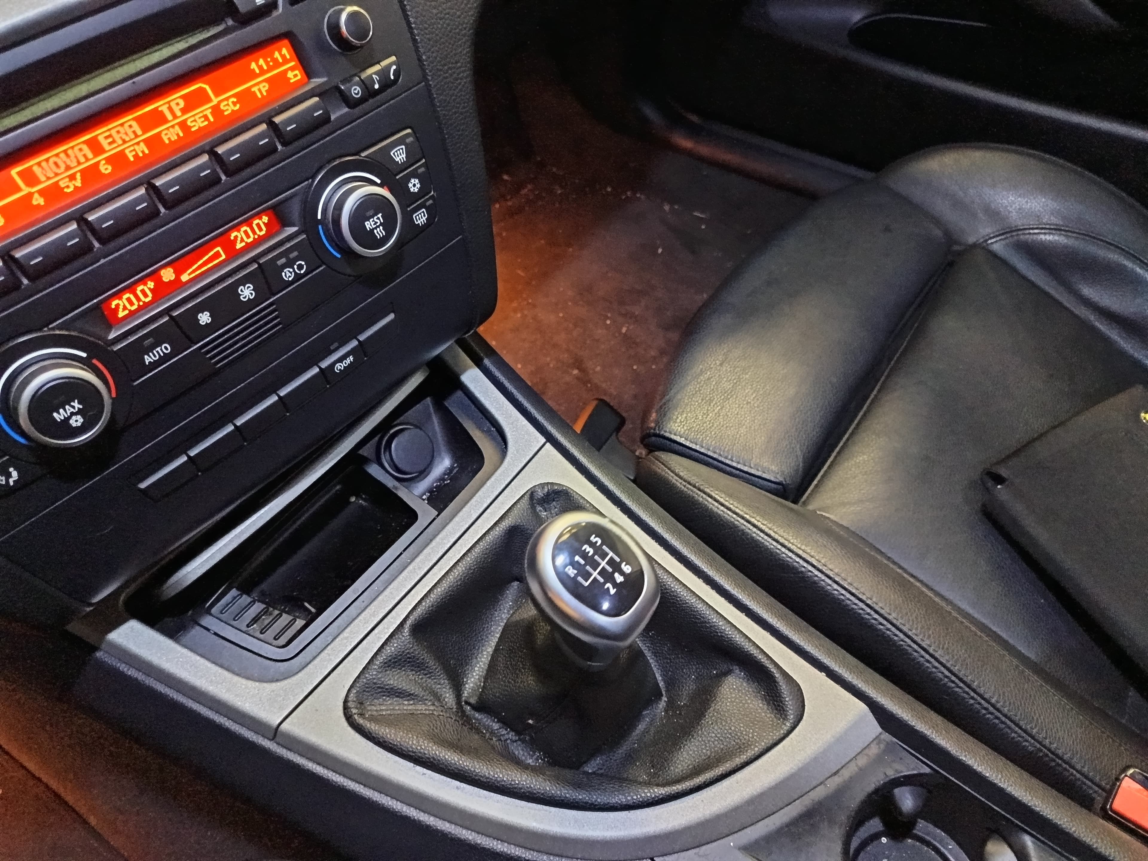 BMW 118d · Ano 2008 — image 20