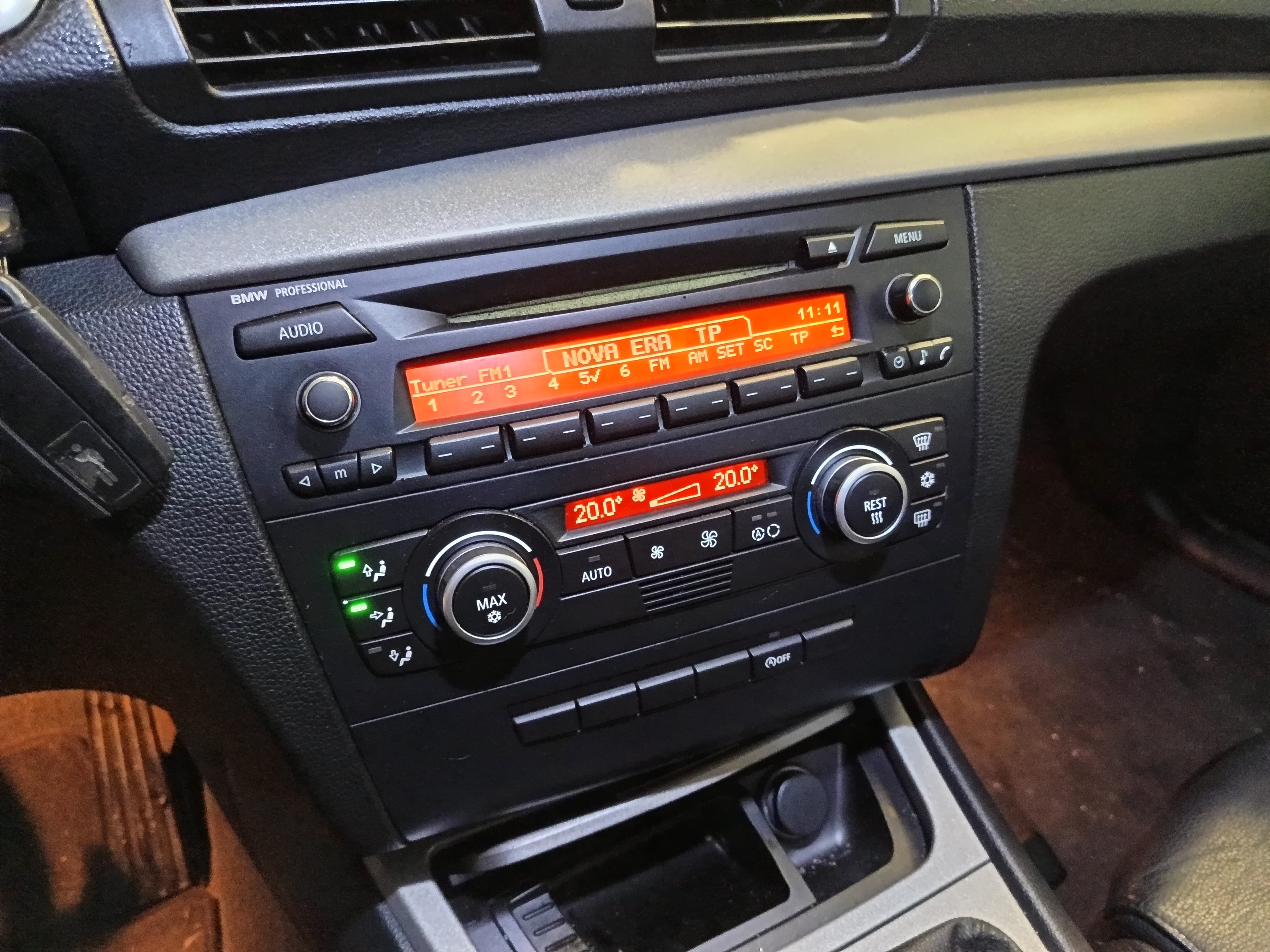 BMW 118d · Ano 2008 — image 19