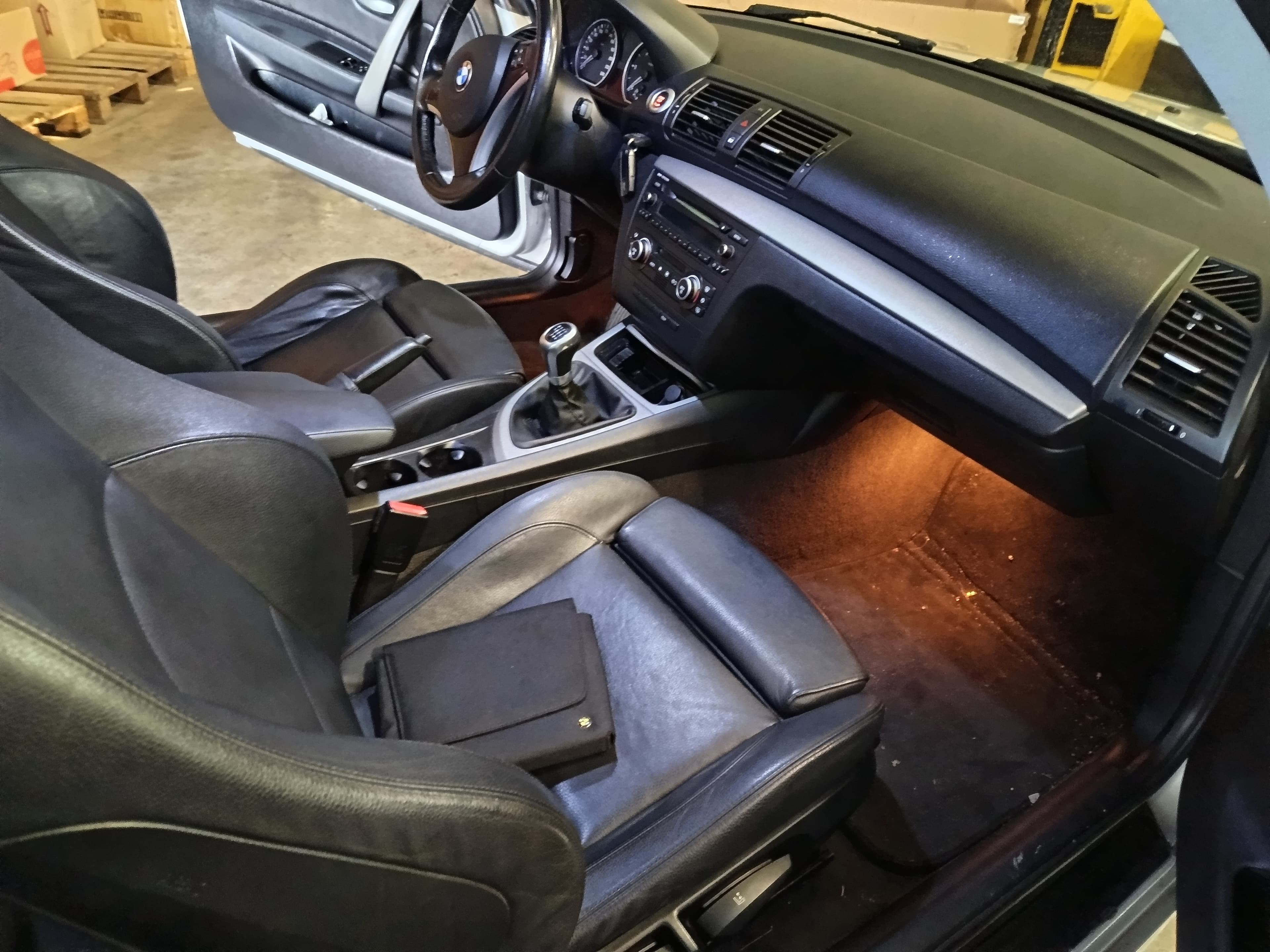 BMW 118d · Ano 2008 — image 28