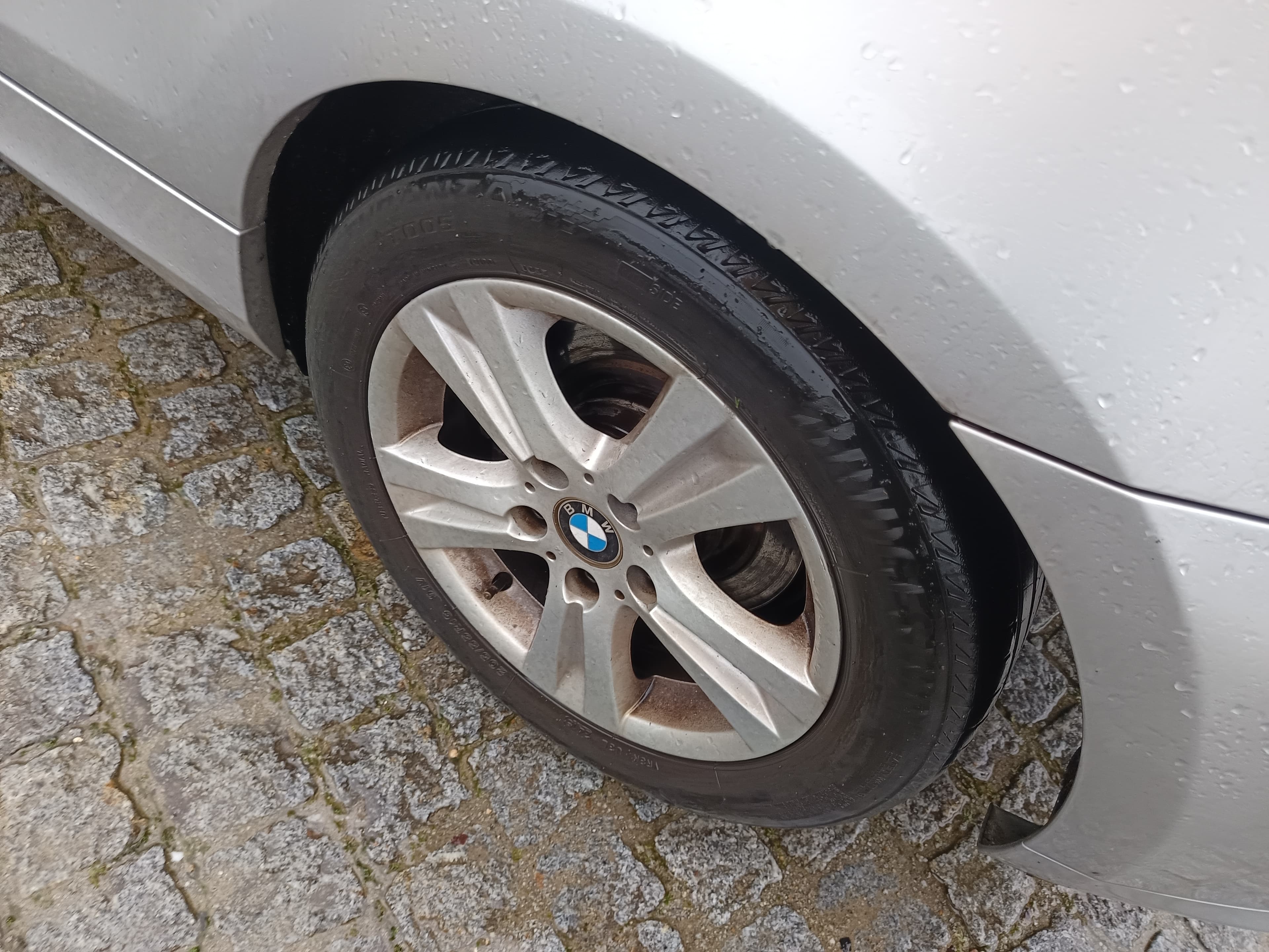 BMW 118d · Ano 2008 — image 13