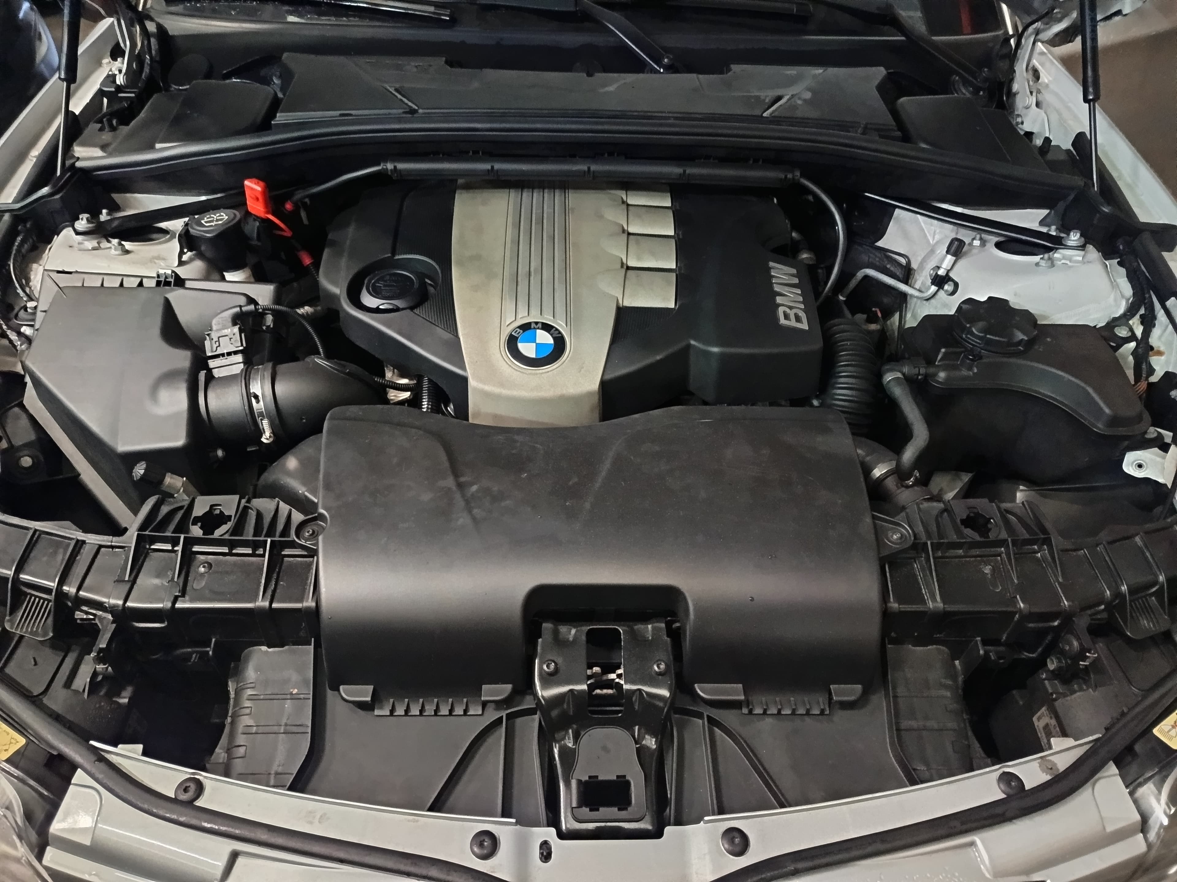 BMW 118d · Ano 2008 — image 10