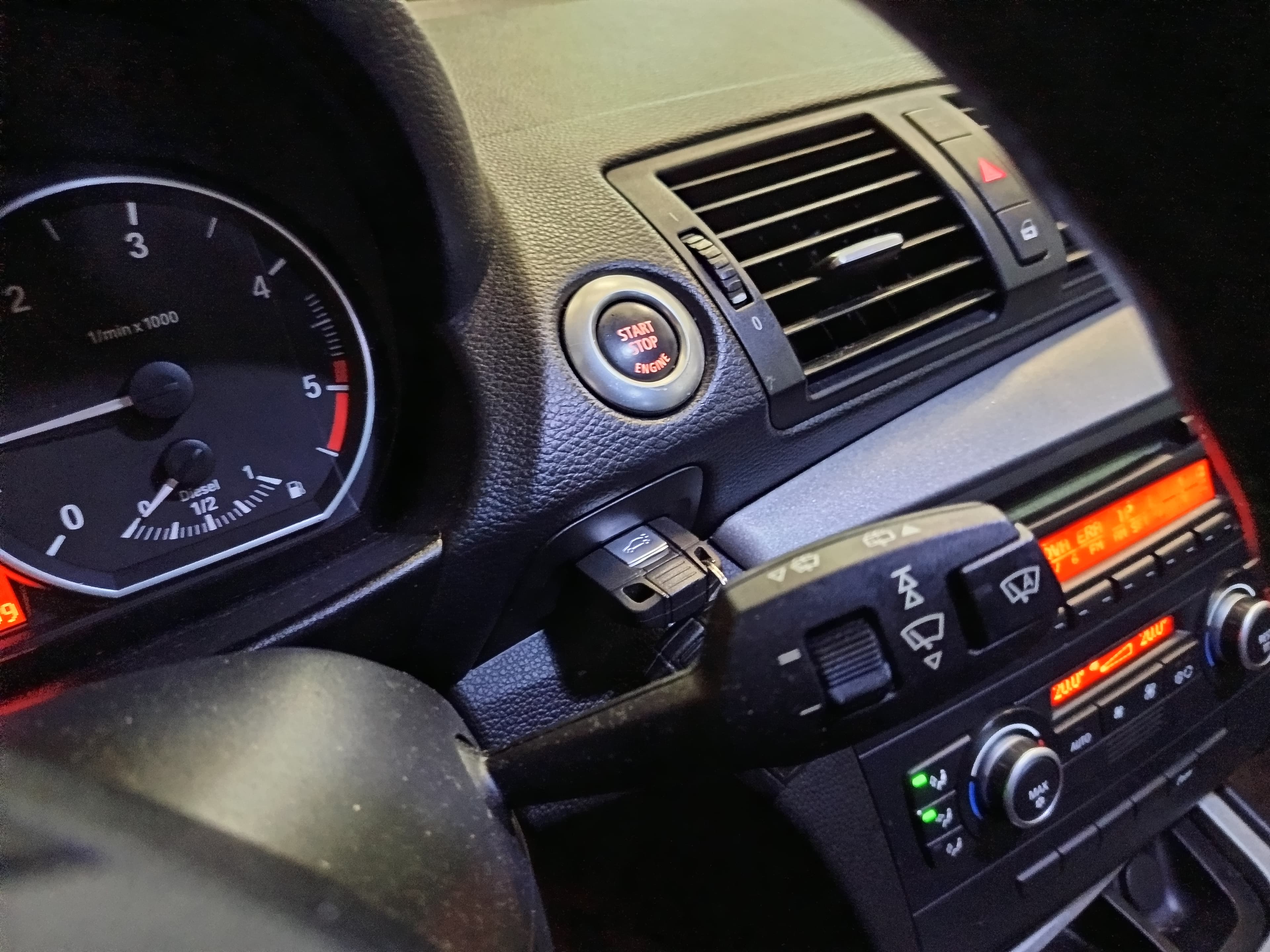 BMW 118d · Ano 2008 — image 23