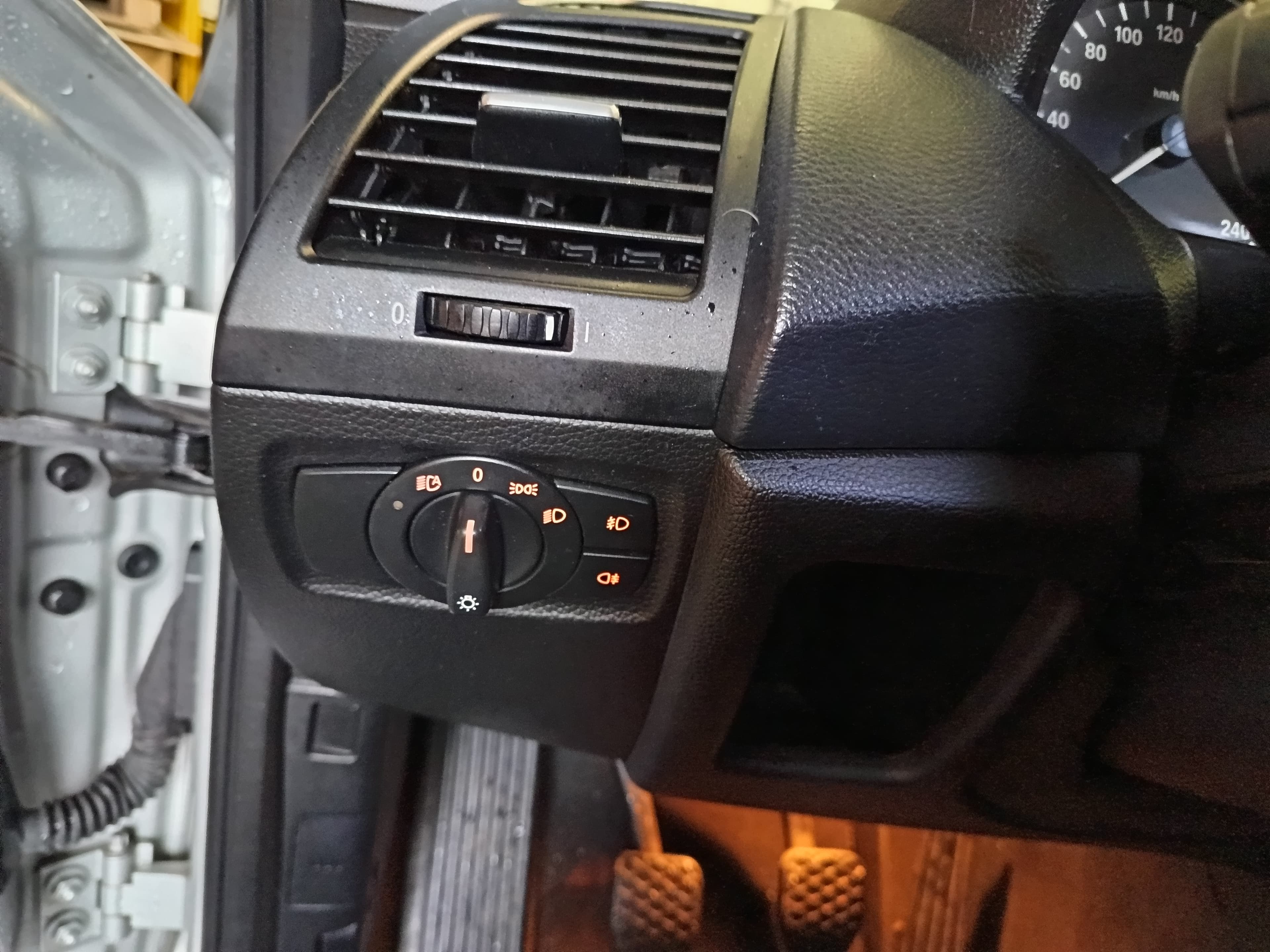 BMW 118d · Ano 2008 — image 25