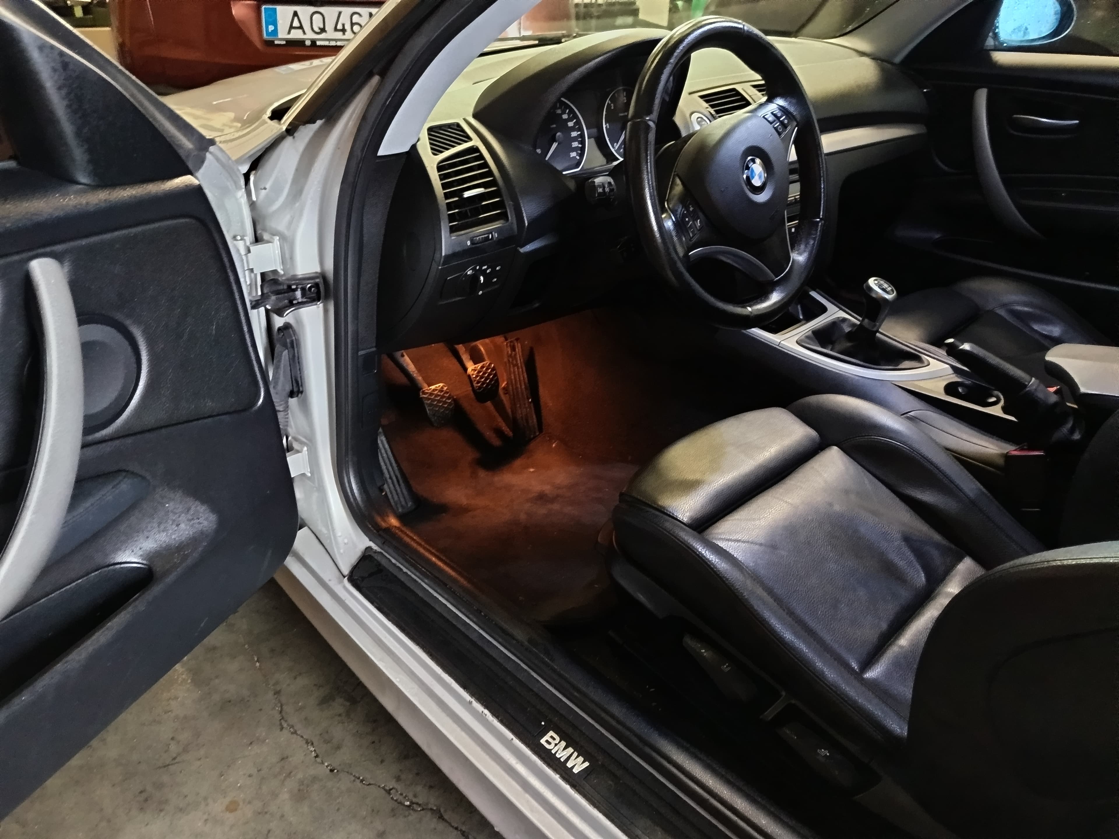BMW 118d · Ano 2008 — image 30
