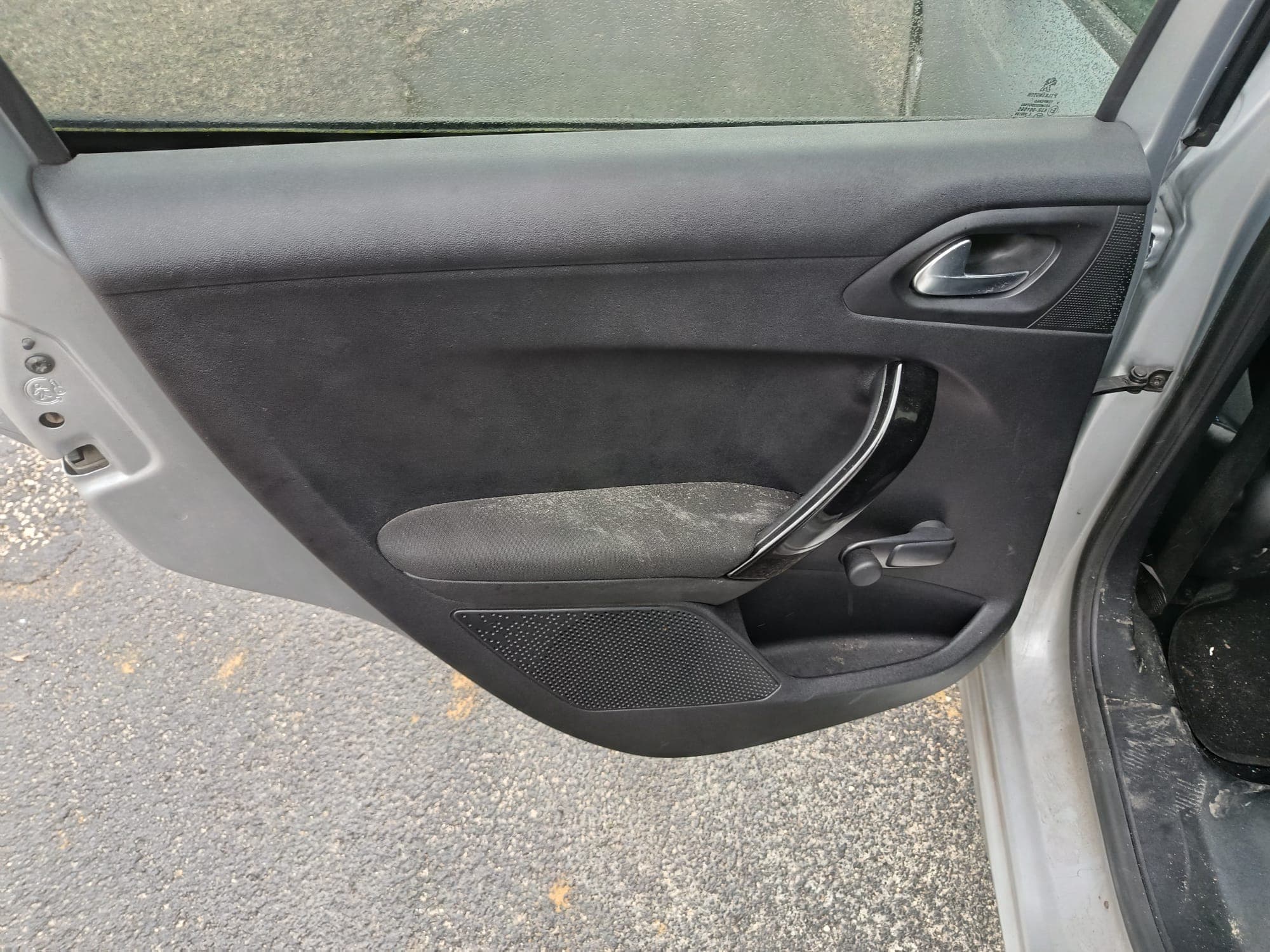 Peugeot 208 · Ano 2017 — image 19