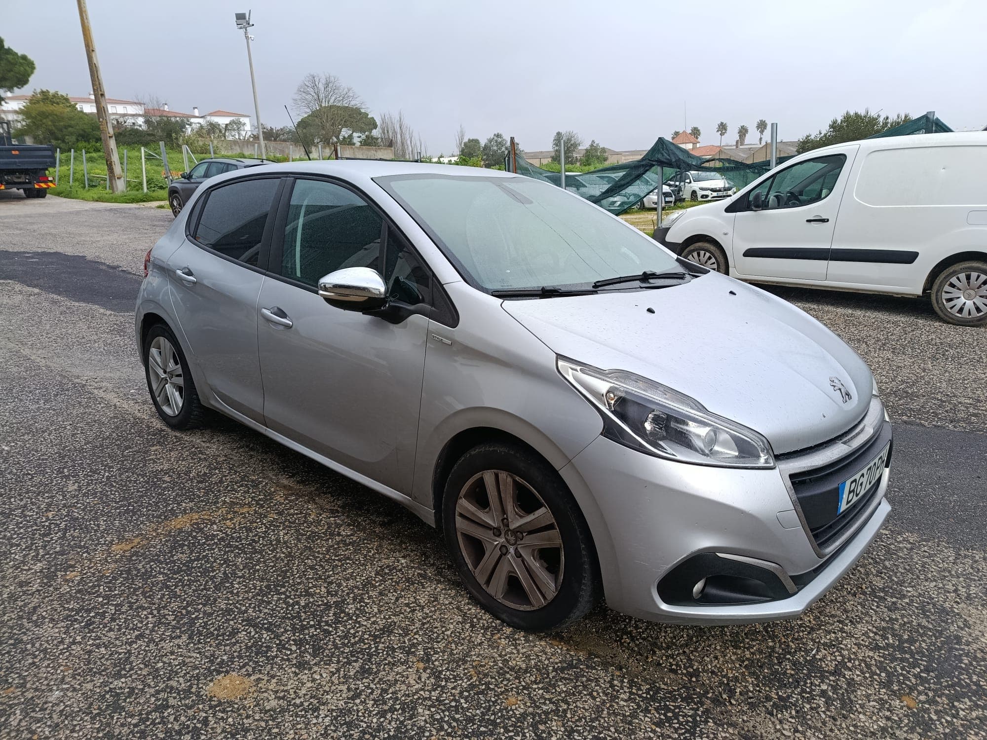 Peugeot 208 · Ano 2017 — image 3