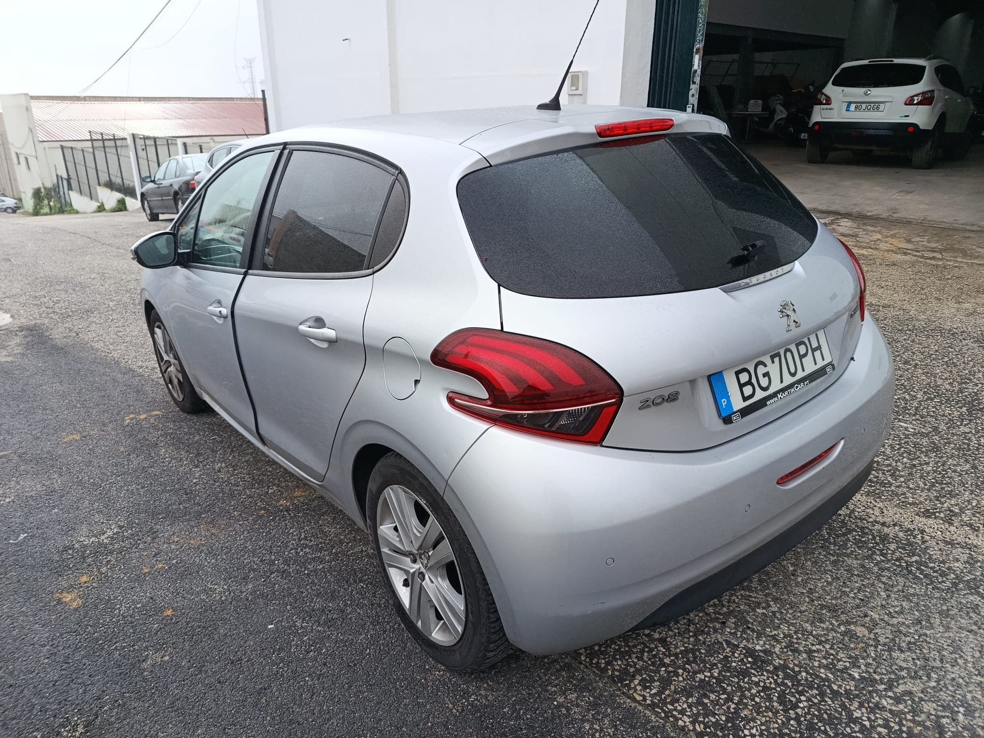 Peugeot 208 · Ano 2017 — image 4