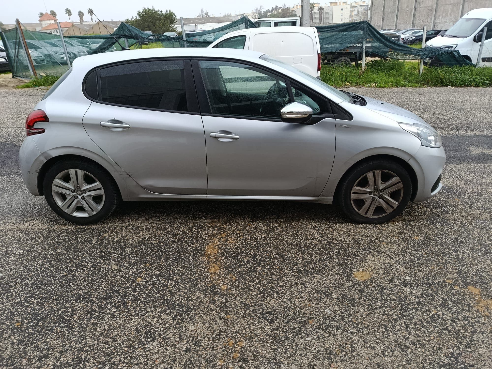 Peugeot 208 · Ano 2017 — image 6