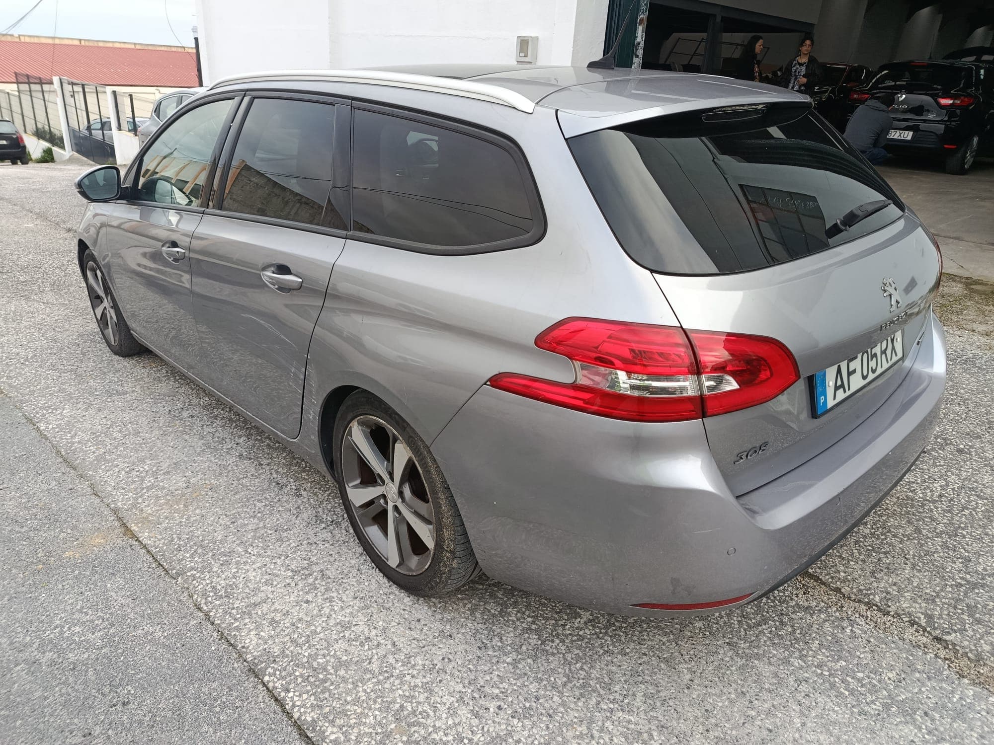 Peugeot 308 SW · Ano 2015 — imagem 6