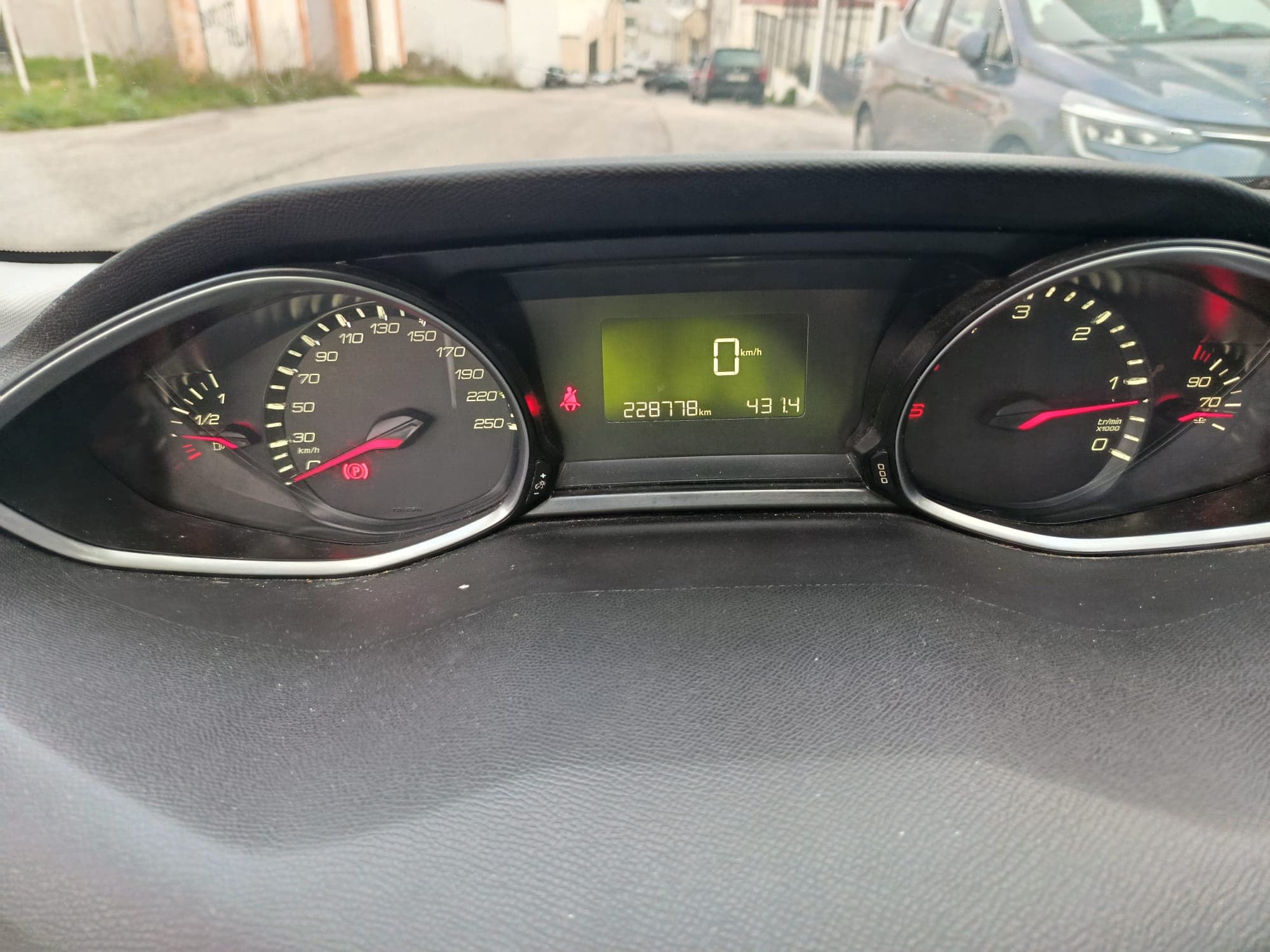 Peugeot 308 SW · Ano 2015 — imagem 15