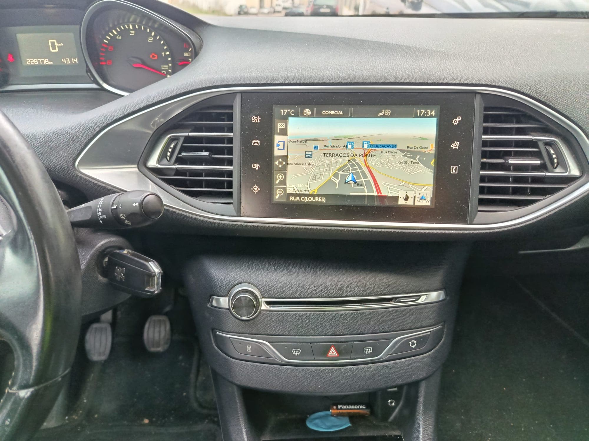 Peugeot 308 SW · Ano 2015 — imagem 22