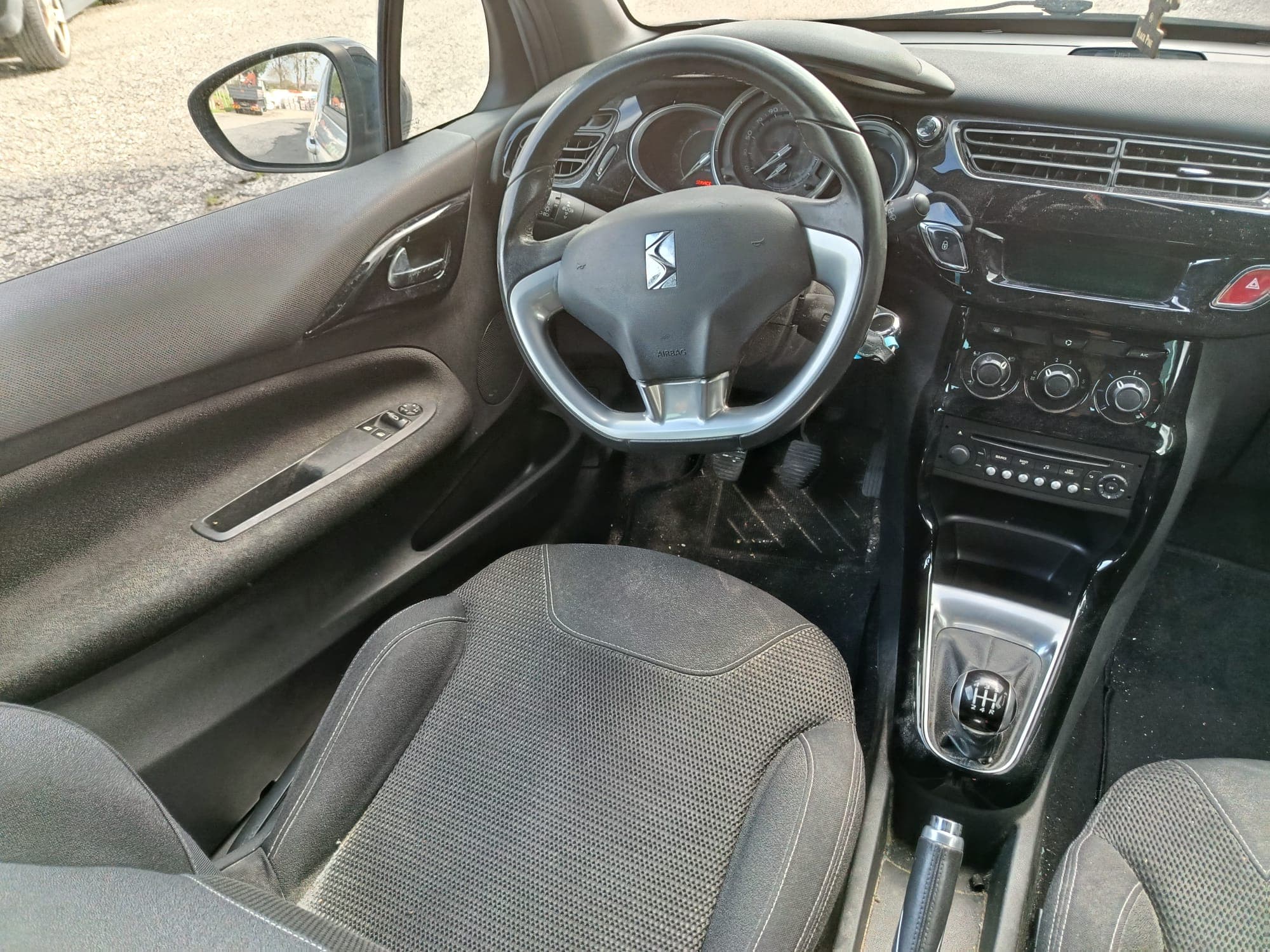 Citroën DS3 · Ano 2015 — image 11