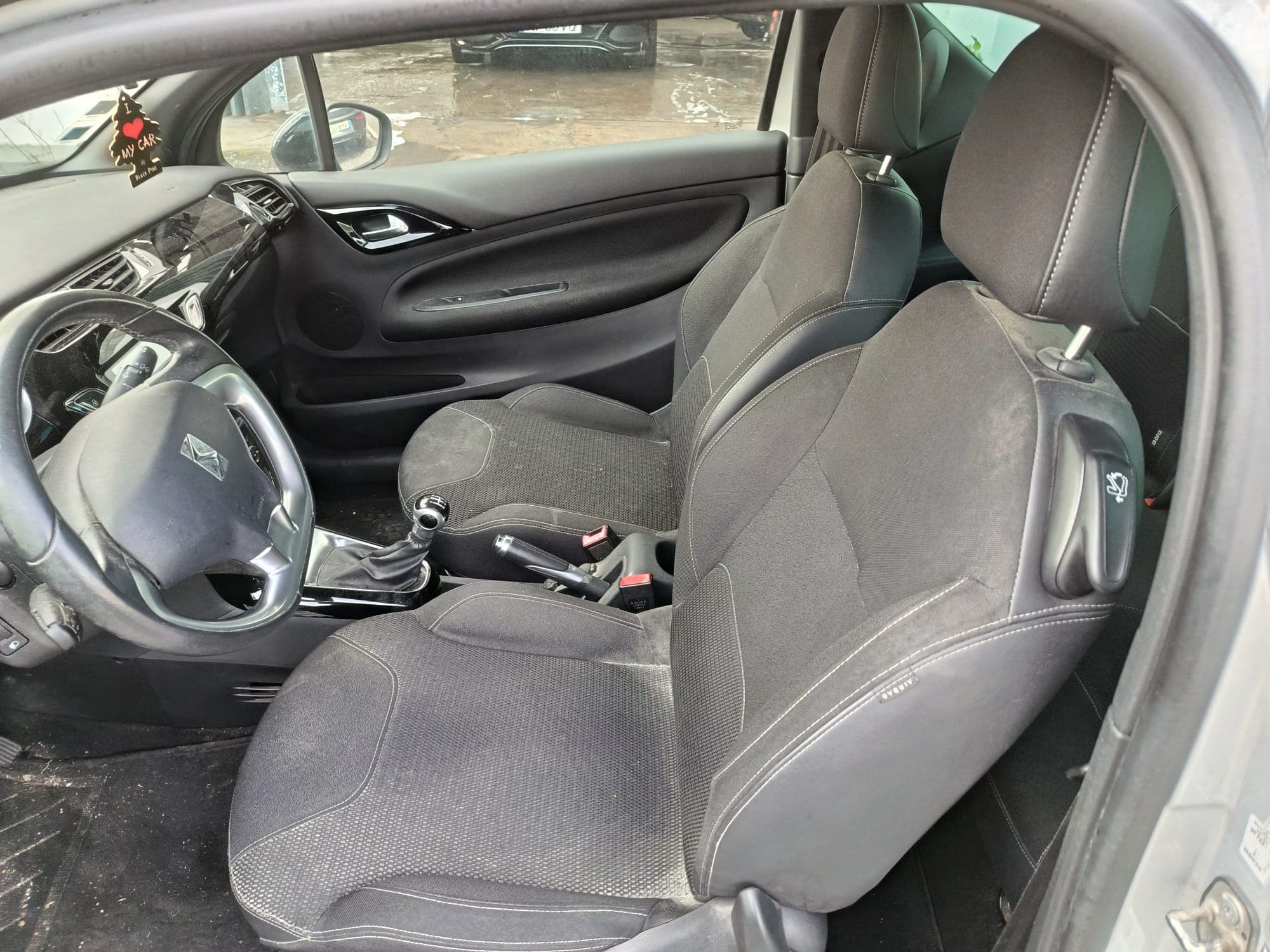 Citroën DS3 · Ano 2015 — image 10