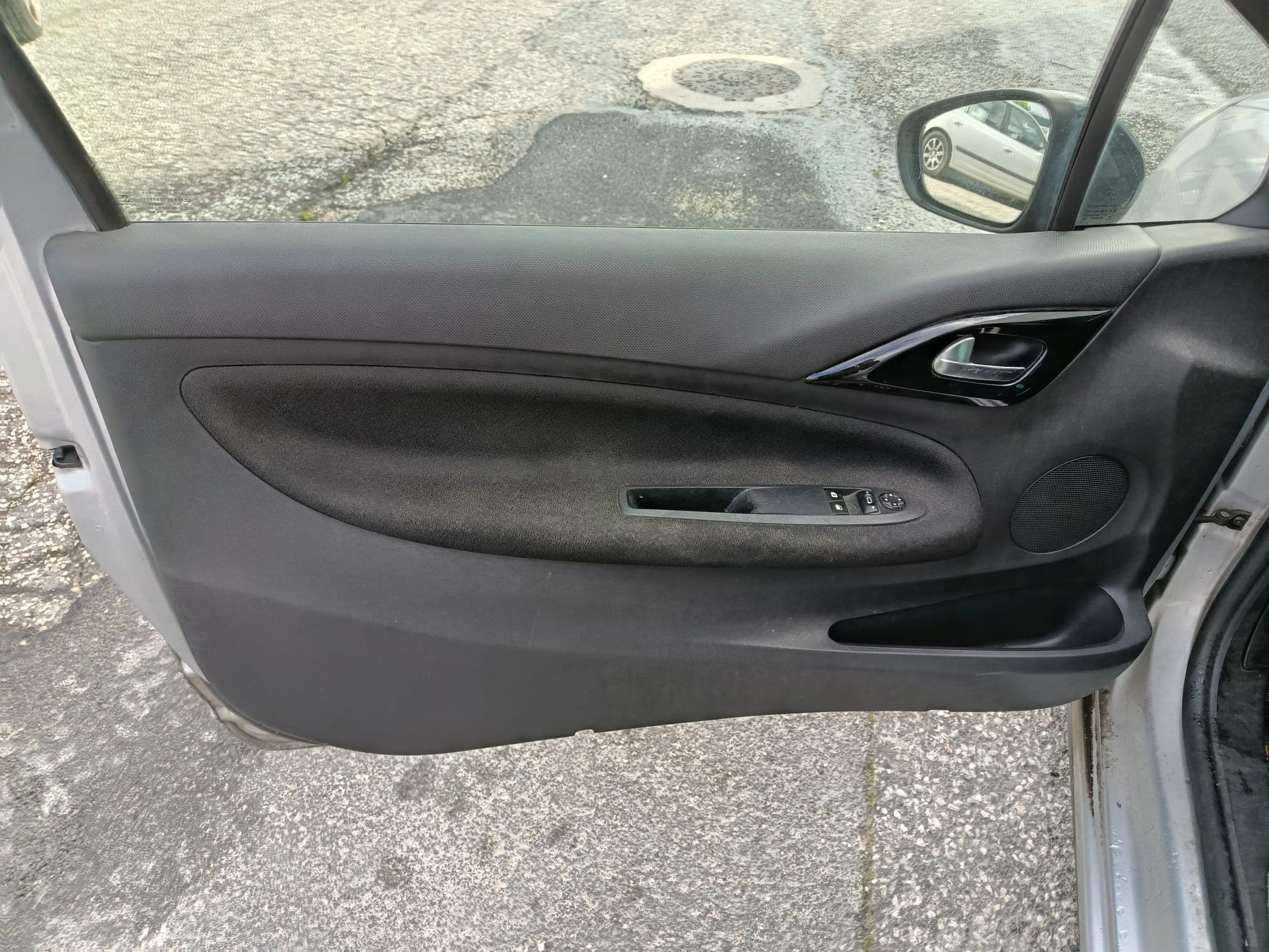 Citroën DS3 · Ano 2015 — image 17