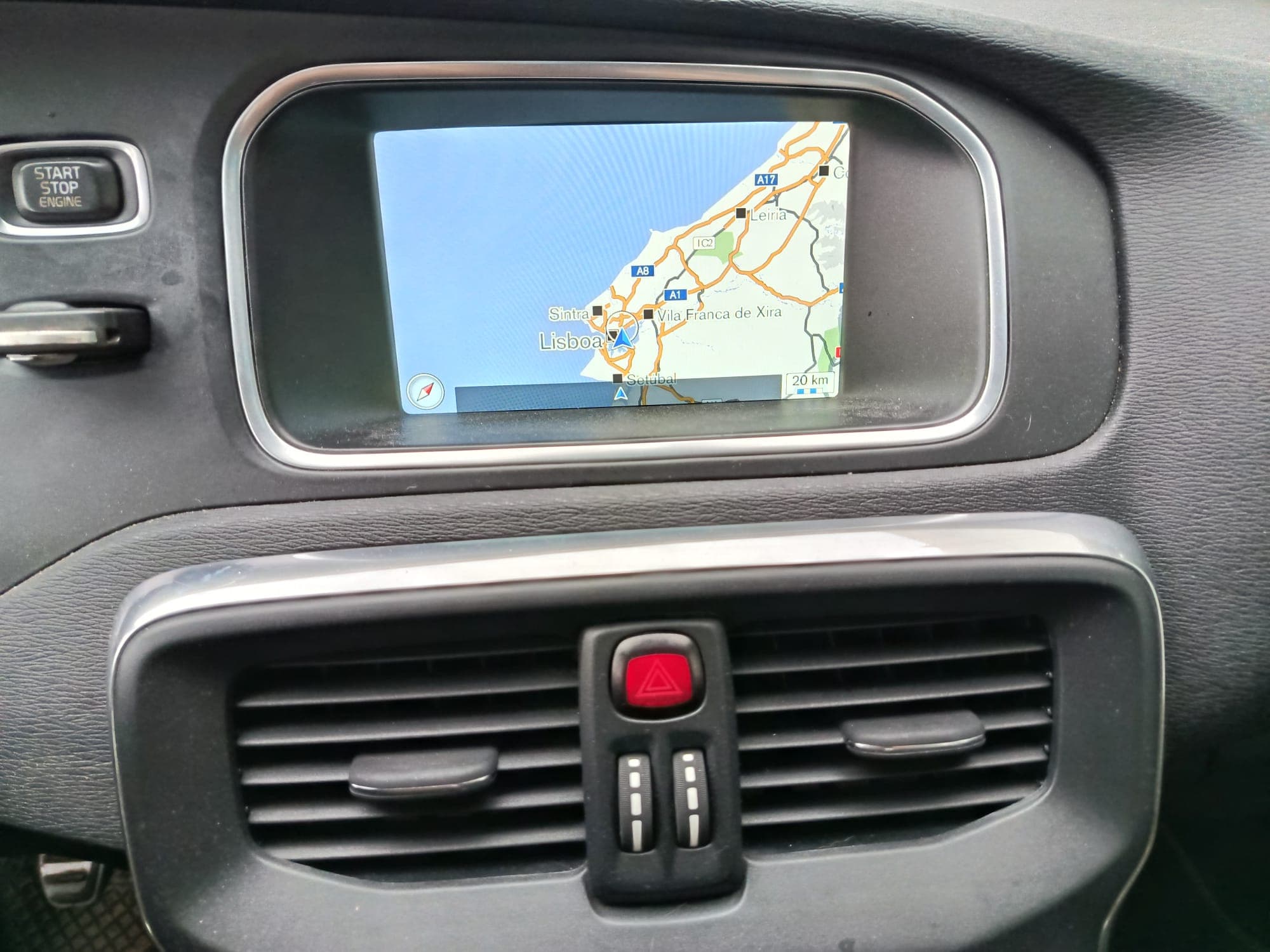 Volvo V40 · Ano 2015 — imagen 10