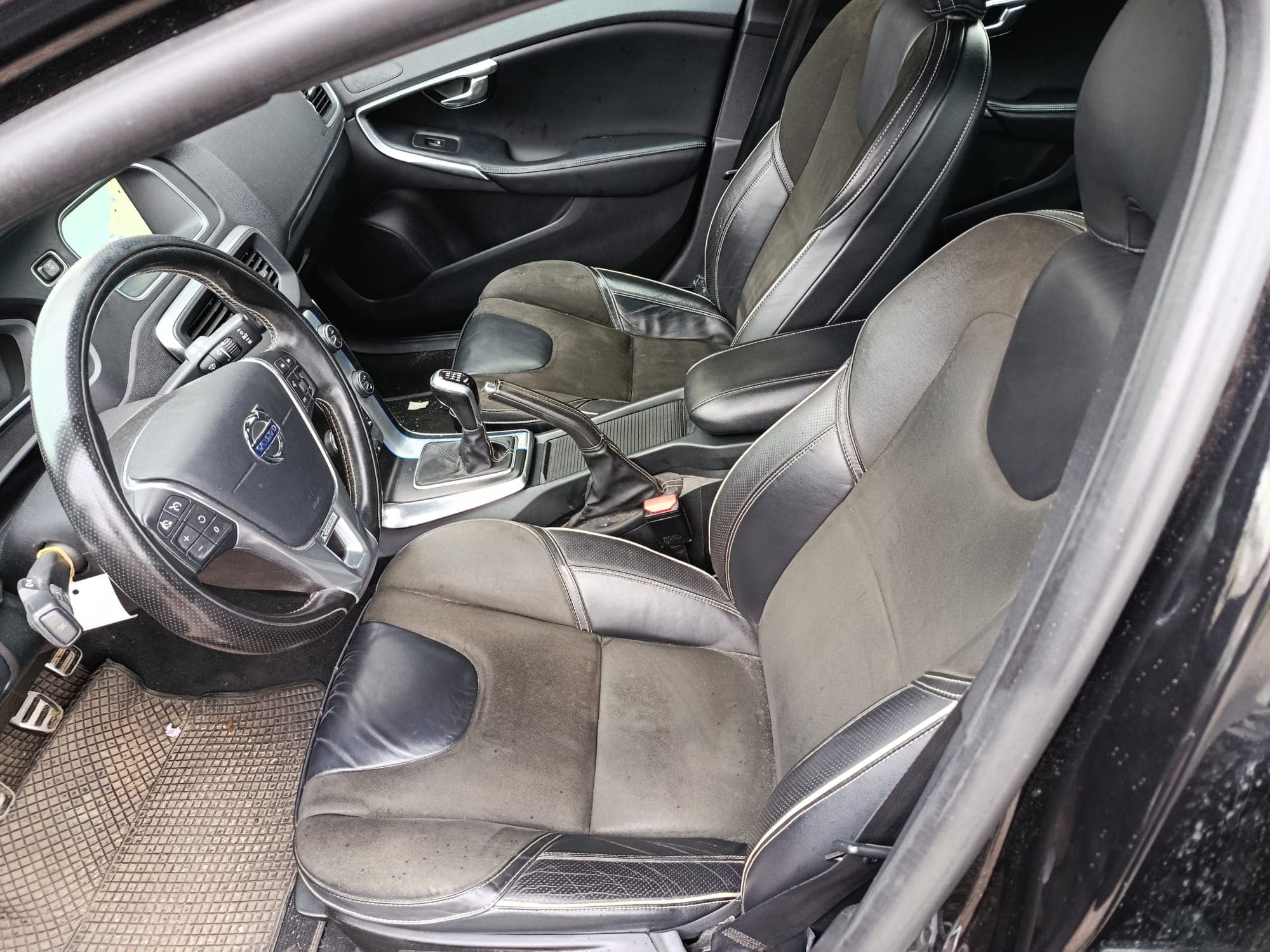Volvo V40 · Ano 2015 — imagen 16