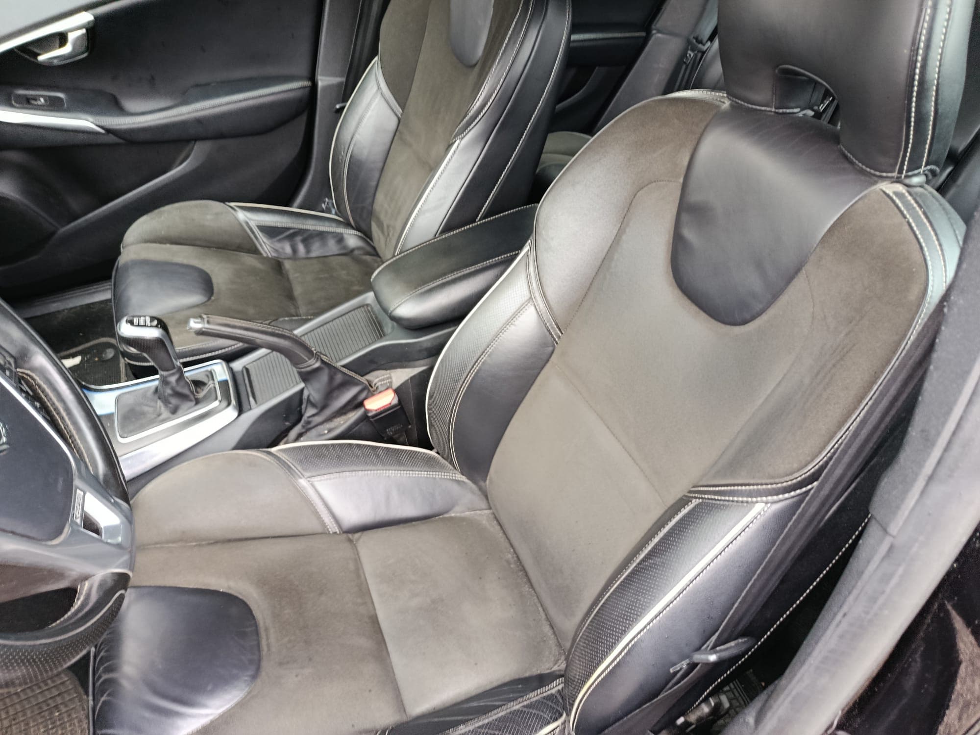 Volvo V40 · Ano 2015 — imagen 14