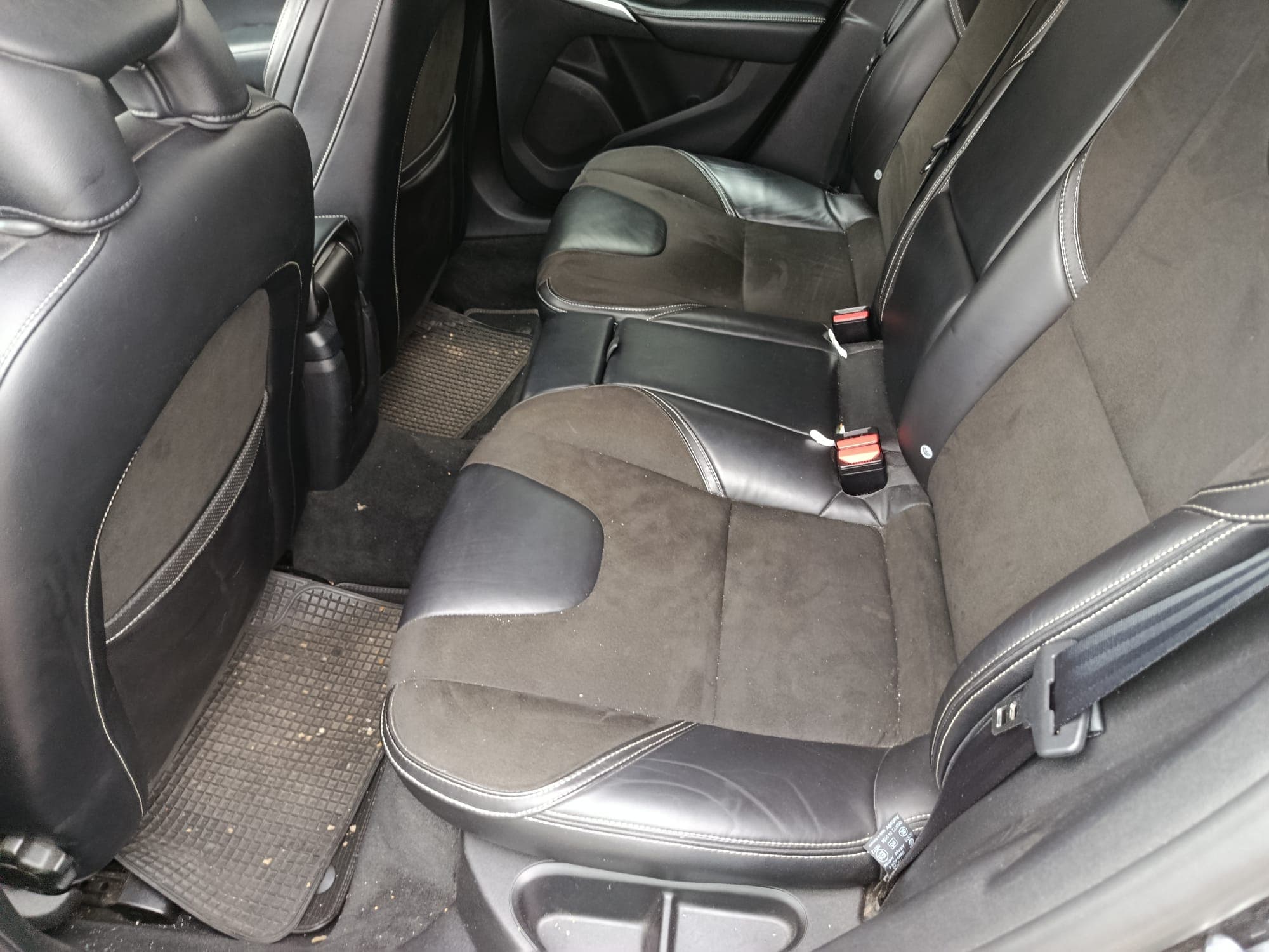 Volvo V40 · Ano 2015 — imagen 15