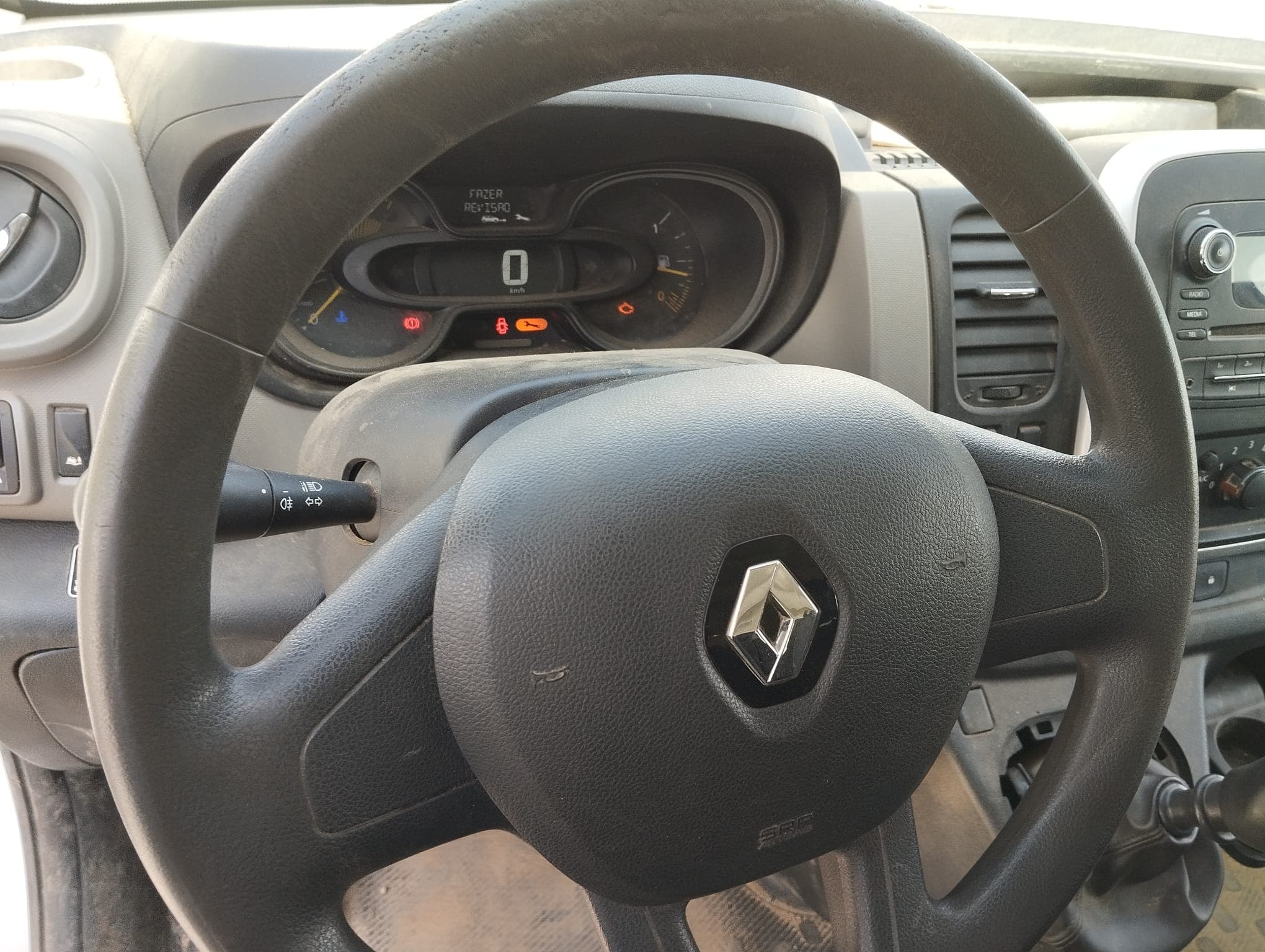 Renault Trafic · Ano 2016 — imagen 18