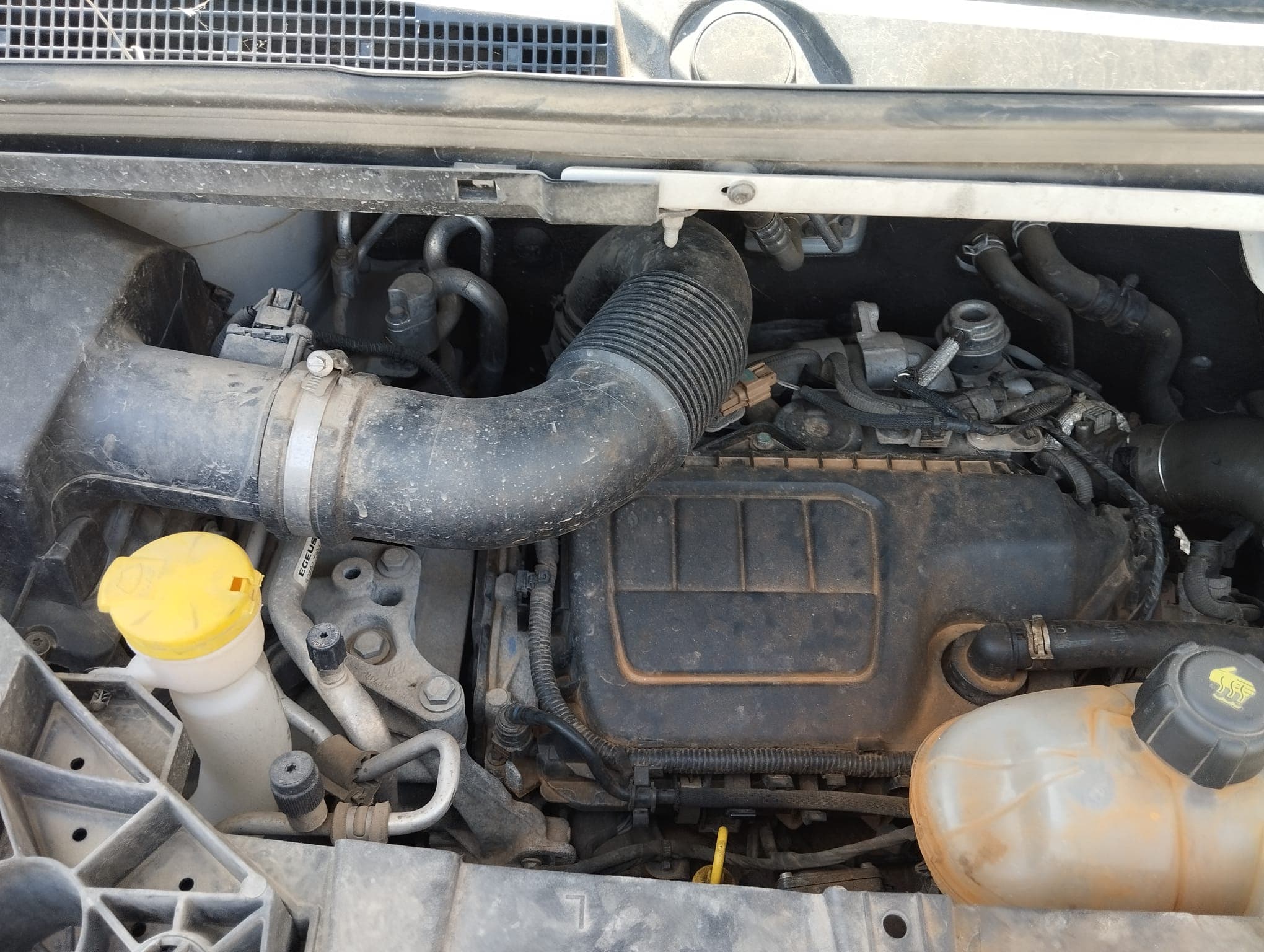 Renault Trafic · Ano 2016 — imagen 23