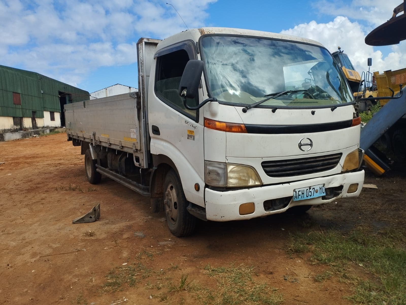Hino Dutro 3,30m - 2000 — imagen 4