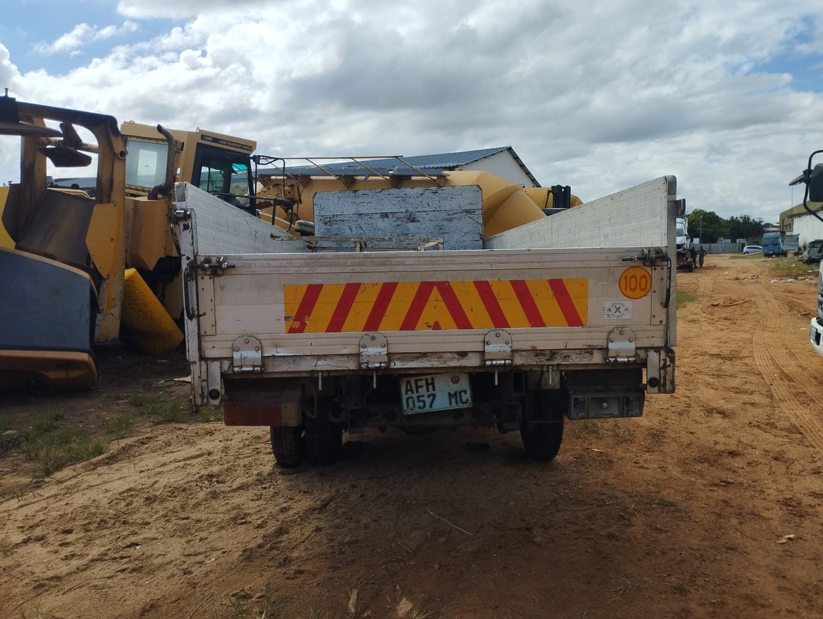 Hino Dutro 3,30m - 2000 — imagen 9
