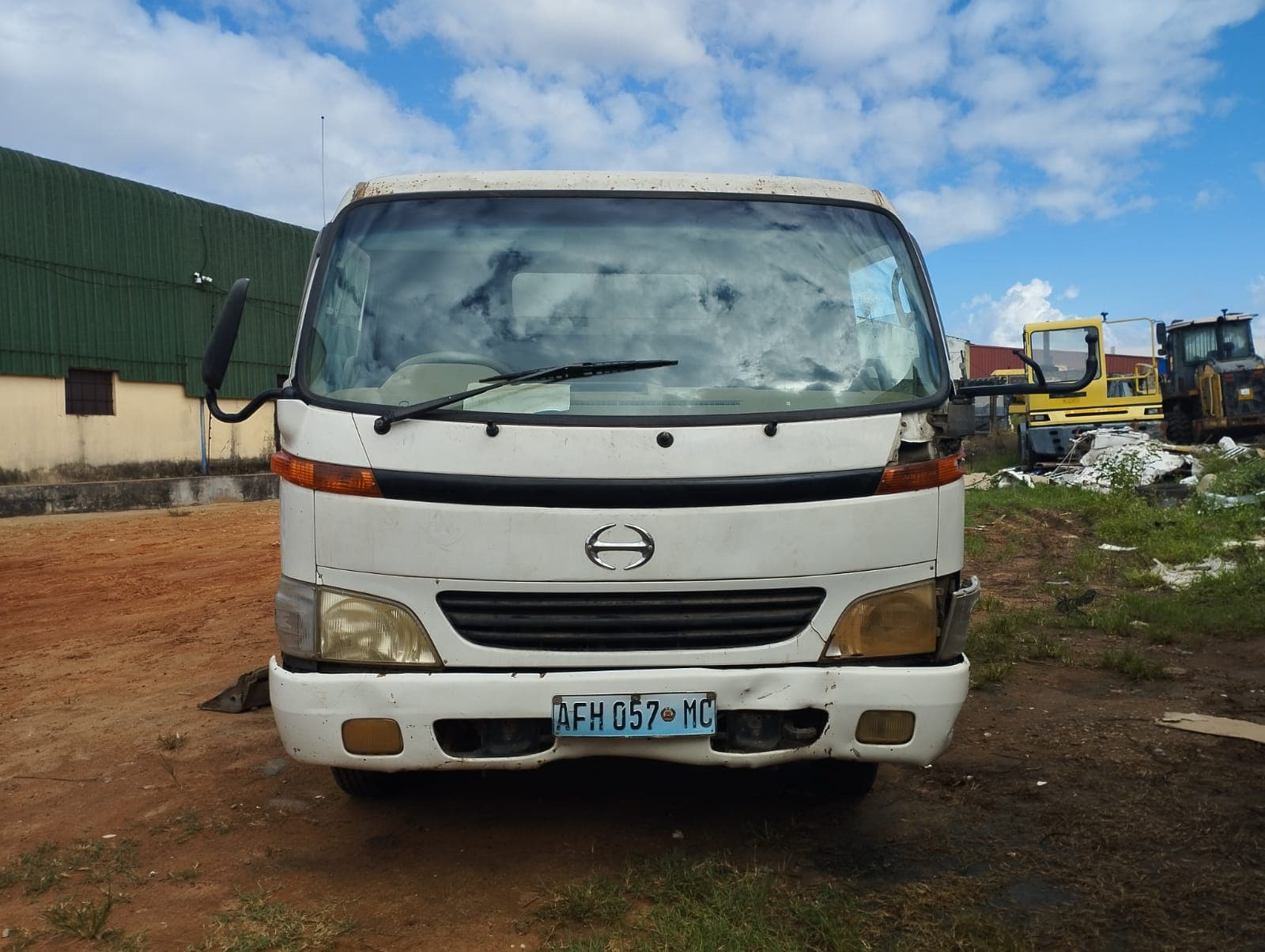 Hino Dutro 3,30m - 2000 — imagen 3
