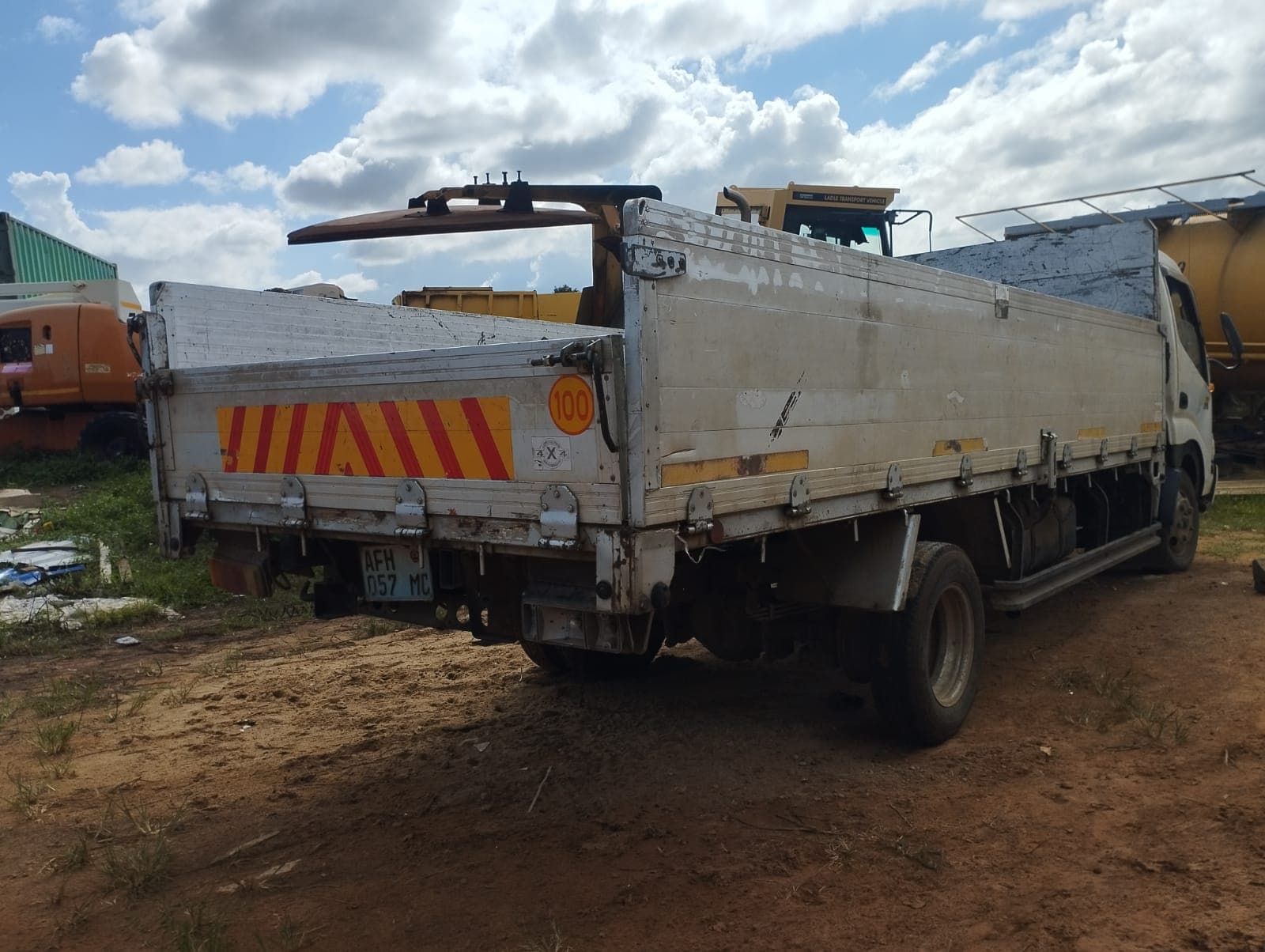 Hino Dutro 3,30m - 2000 — imagen 10