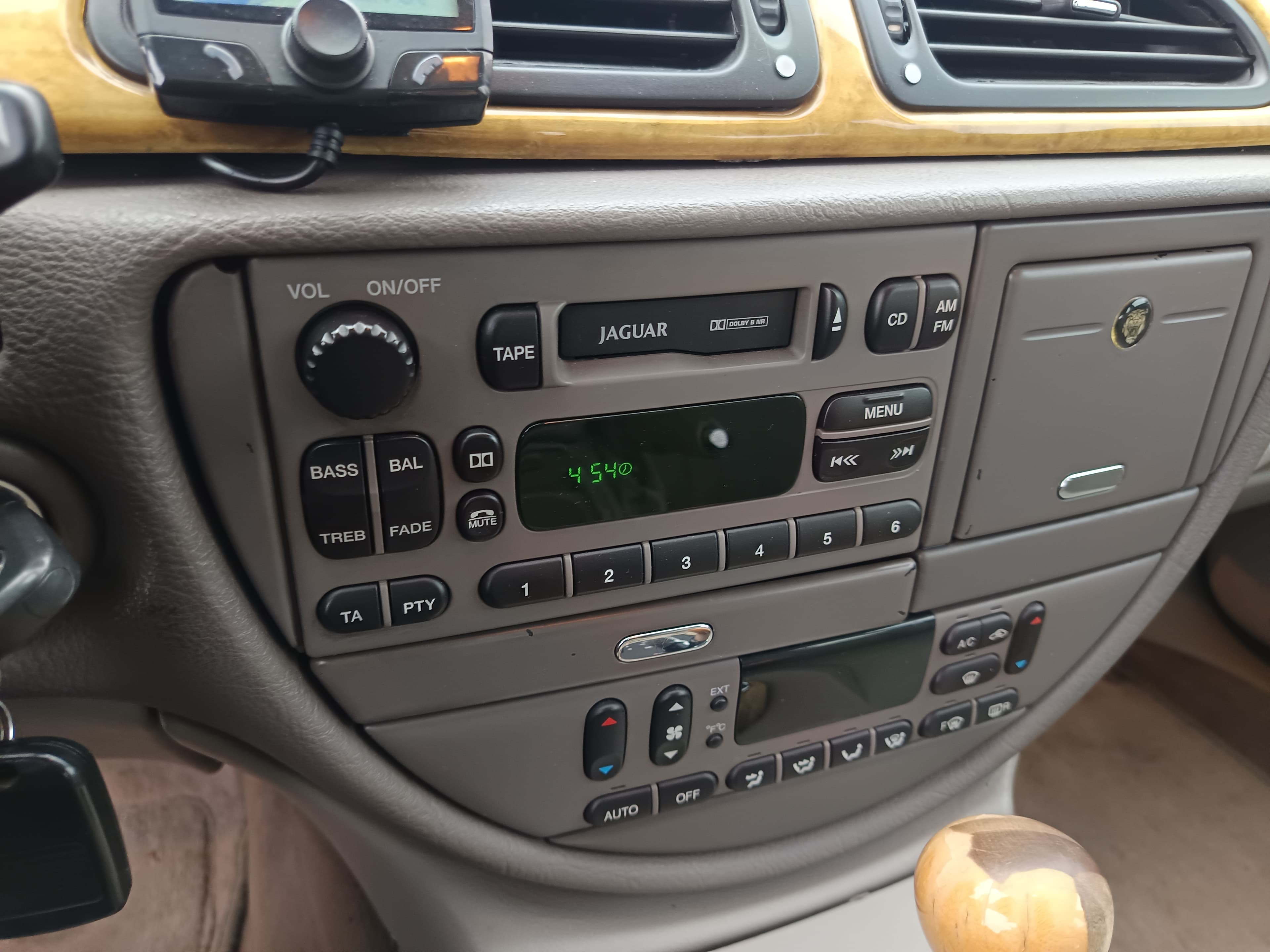 Jaguar V8 · Ano 2001 — imagem 35