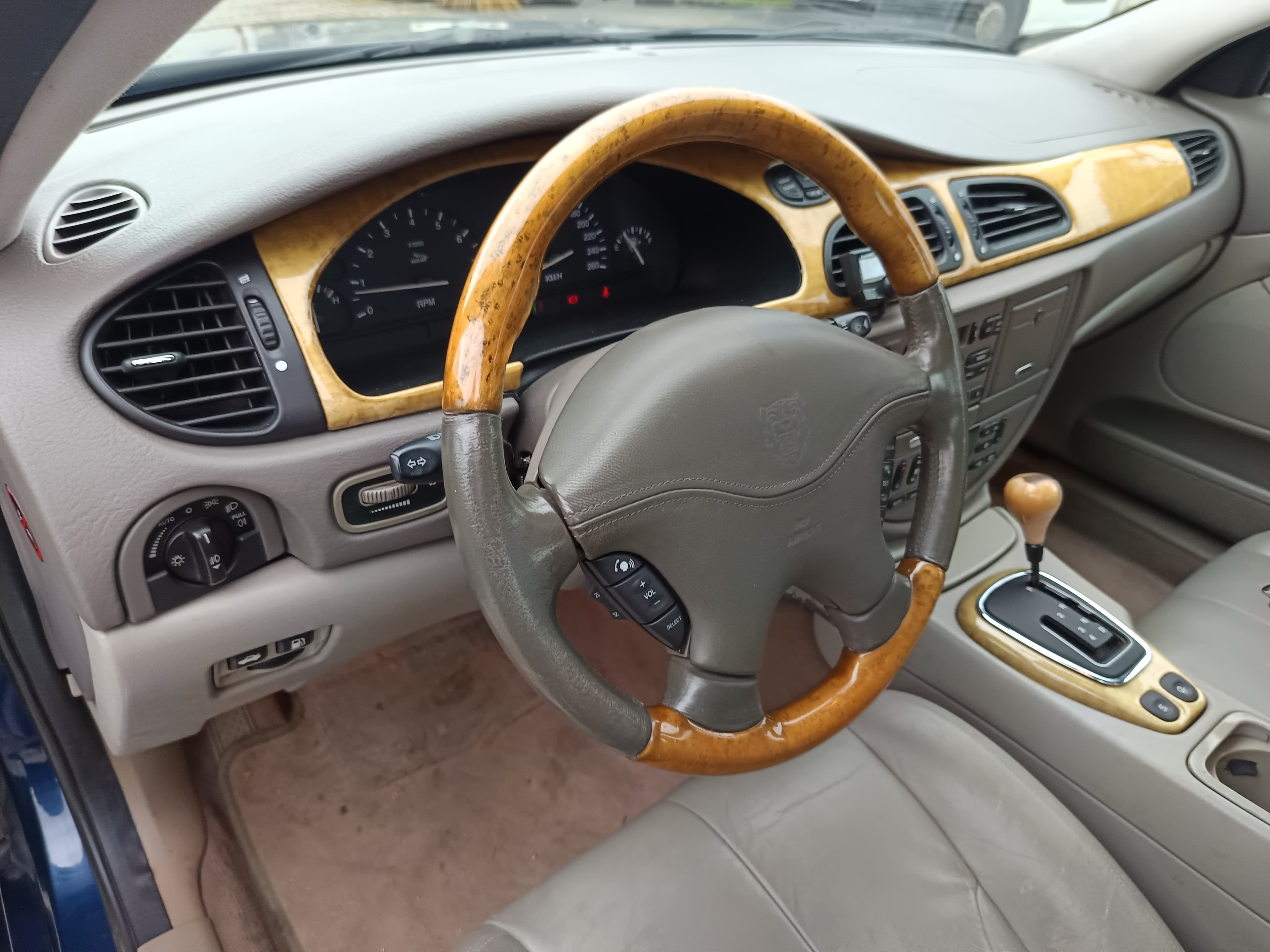 Jaguar V8 · Ano 2001 — imagem 33