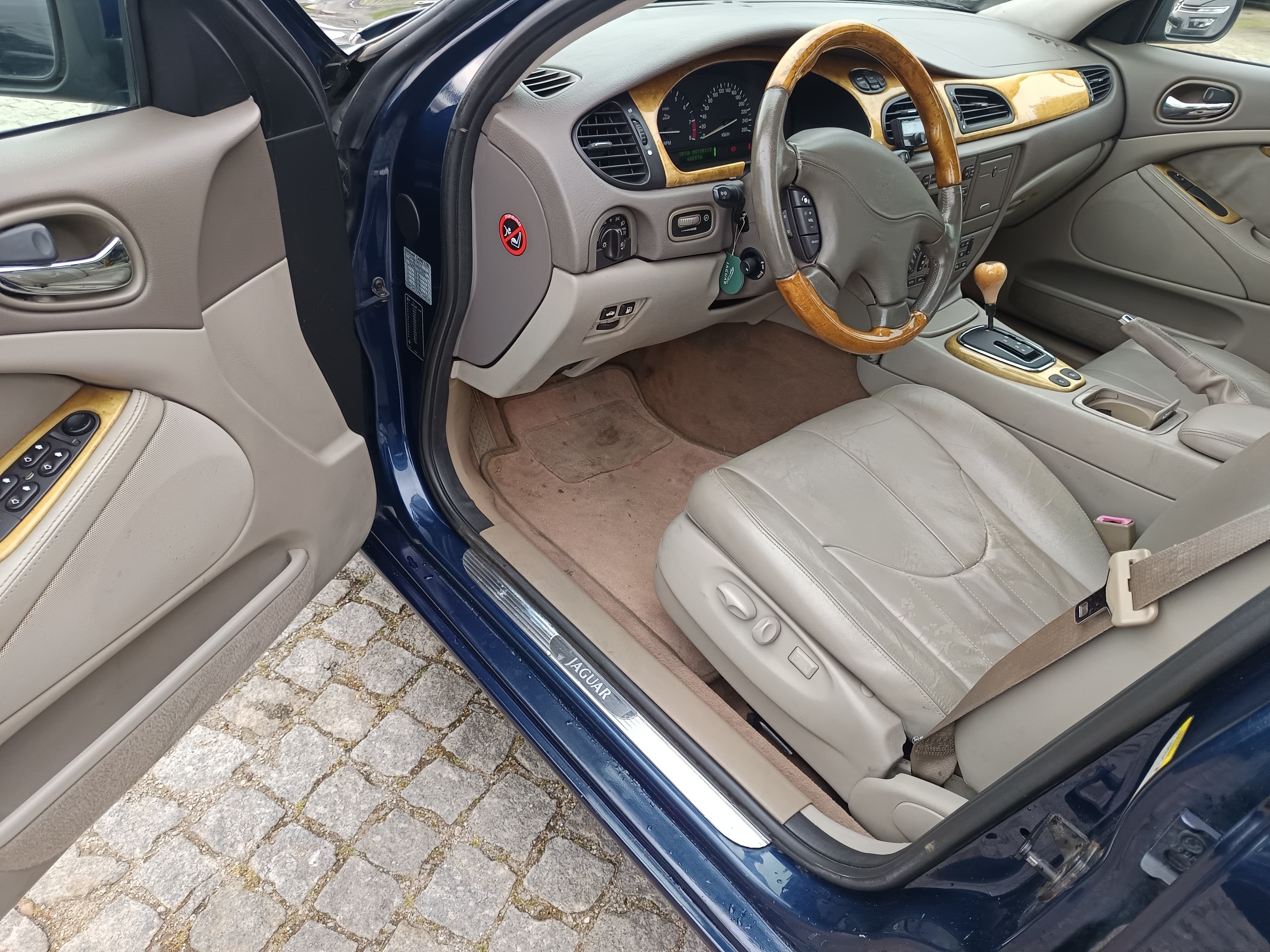 Jaguar V8 · Ano 2001 — imagem 28