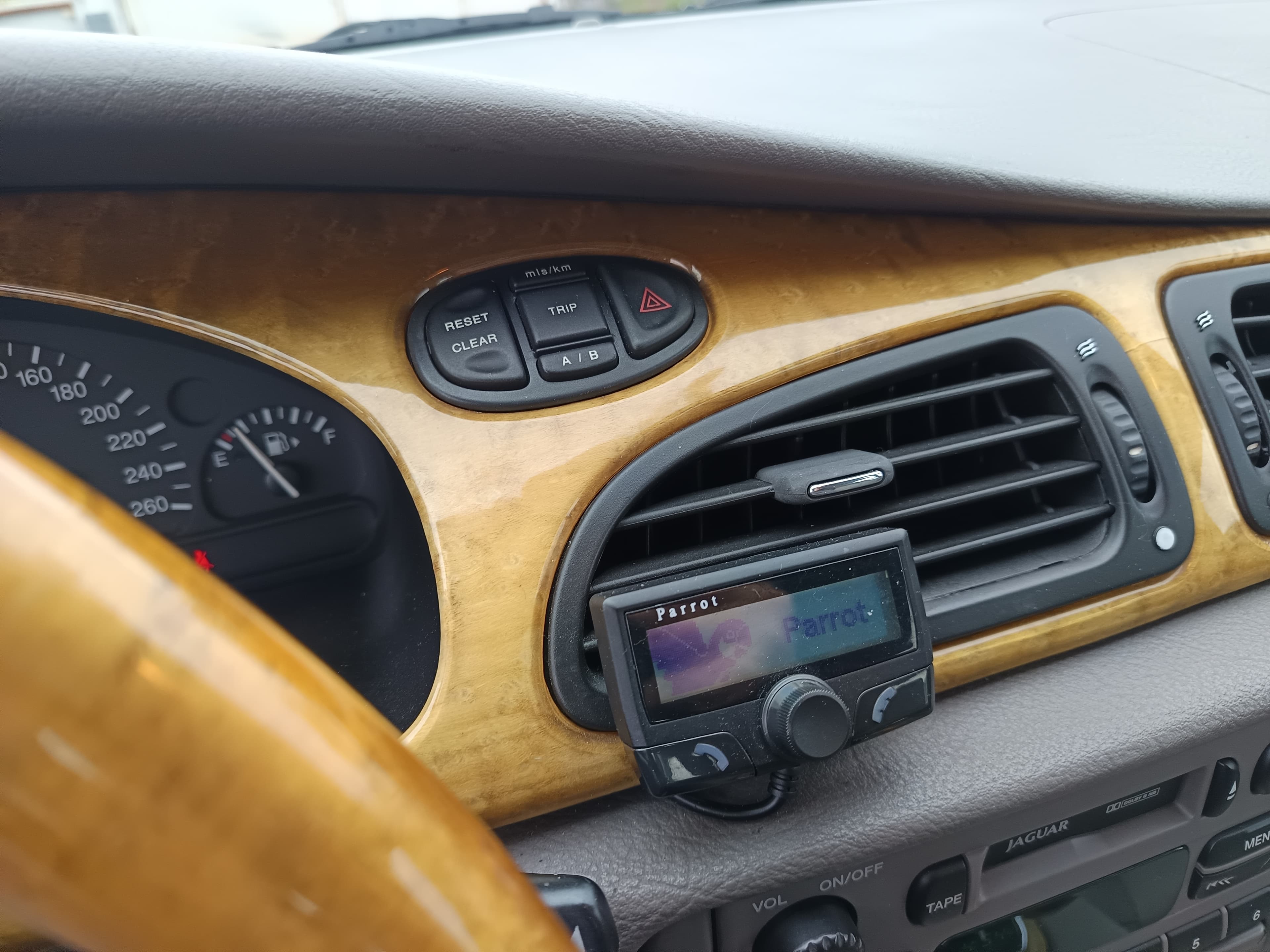Jaguar V8 · Ano 2001 — imagem 36