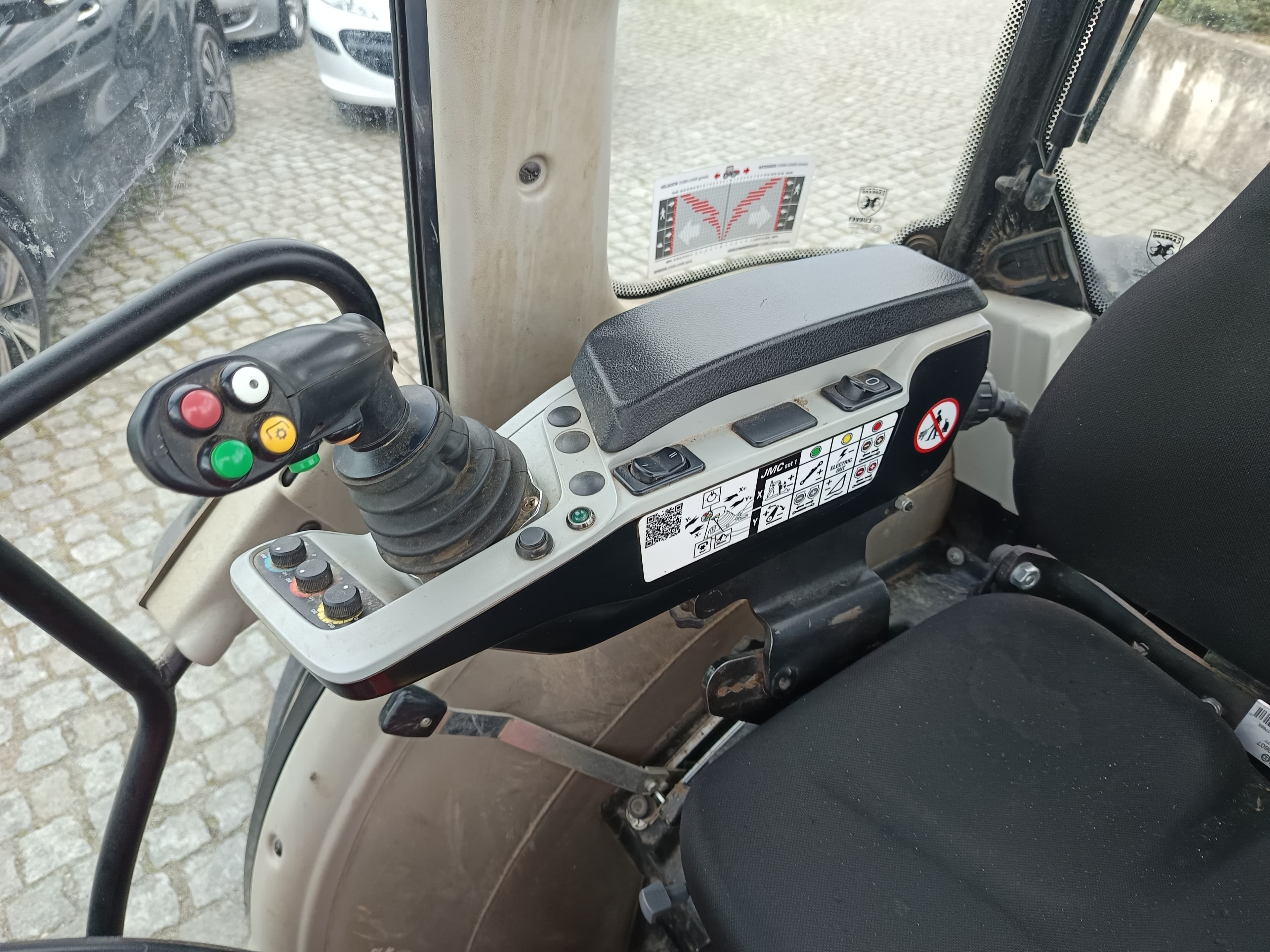 Trator Agrícola Antonio Carraro TRG 8900 R · Ano 2023 — imagem 12