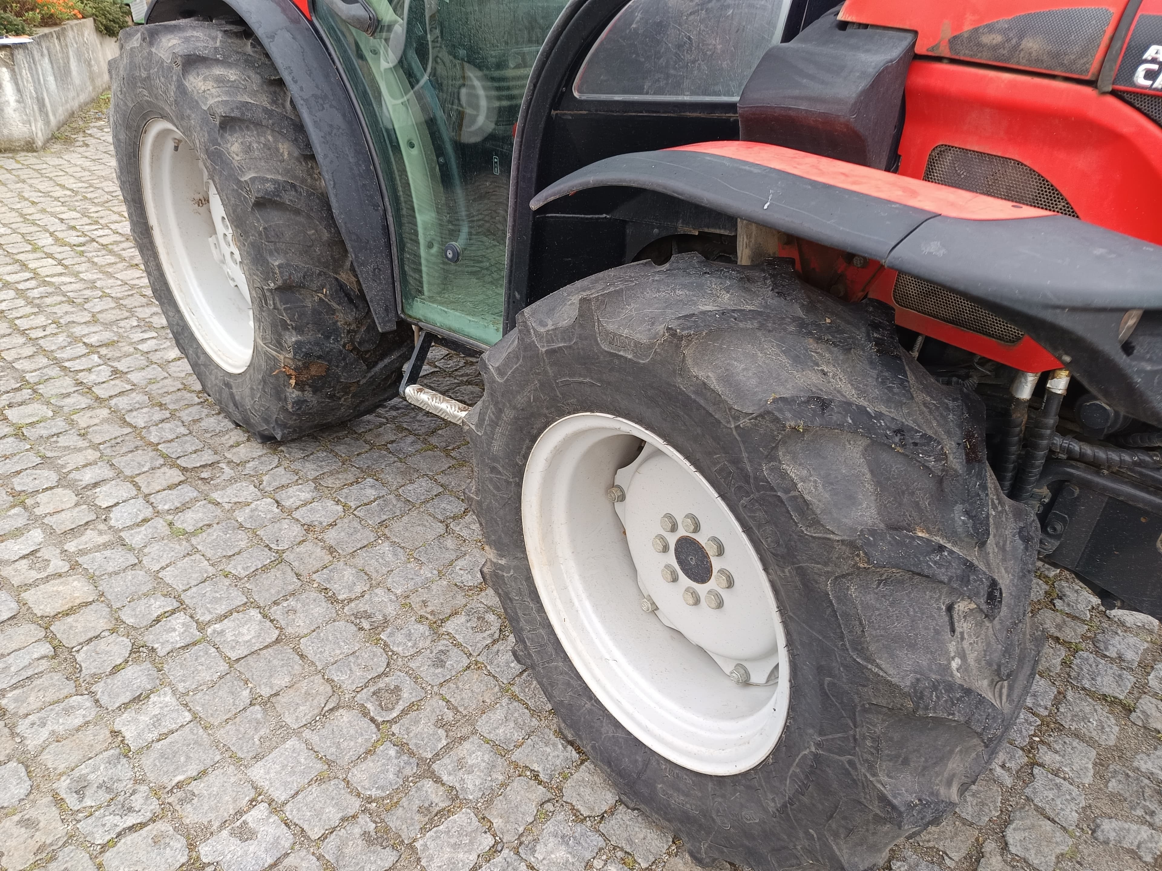 Trator Agrícola Antonio Carraro TRG 8900 R · Ano 2023 — imagem 7