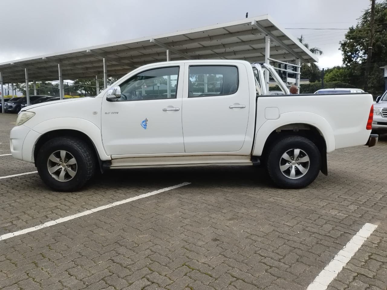 Toyota Hilux Raider — image 3