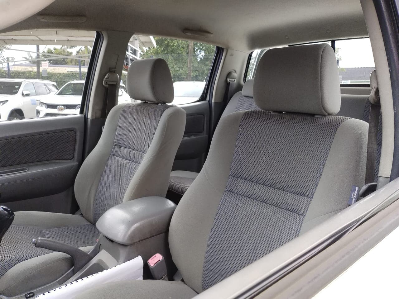 Toyota Hilux Raider — image 7