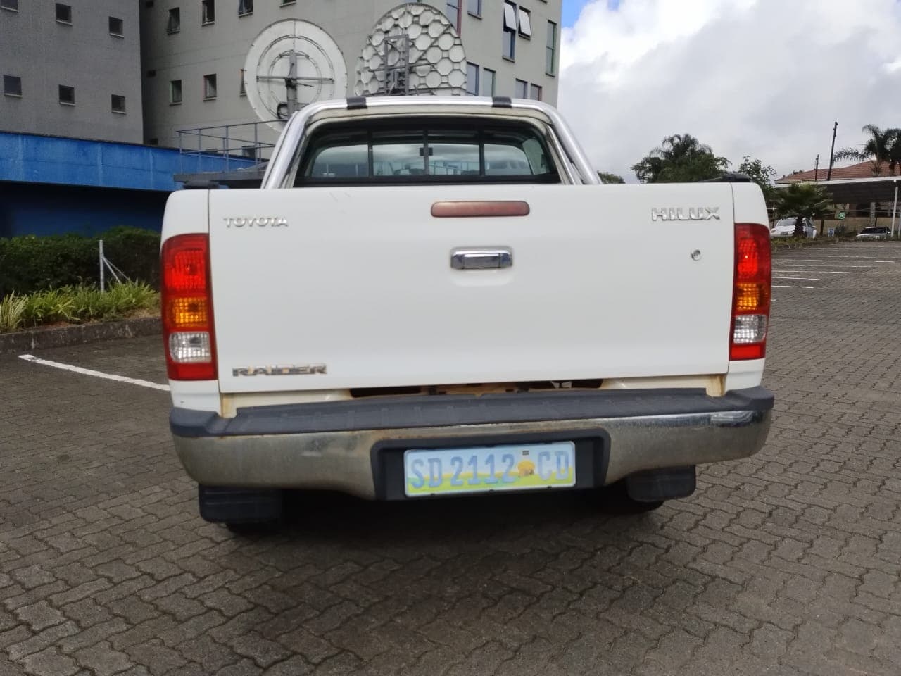 Toyota Hilux Raider — image 5