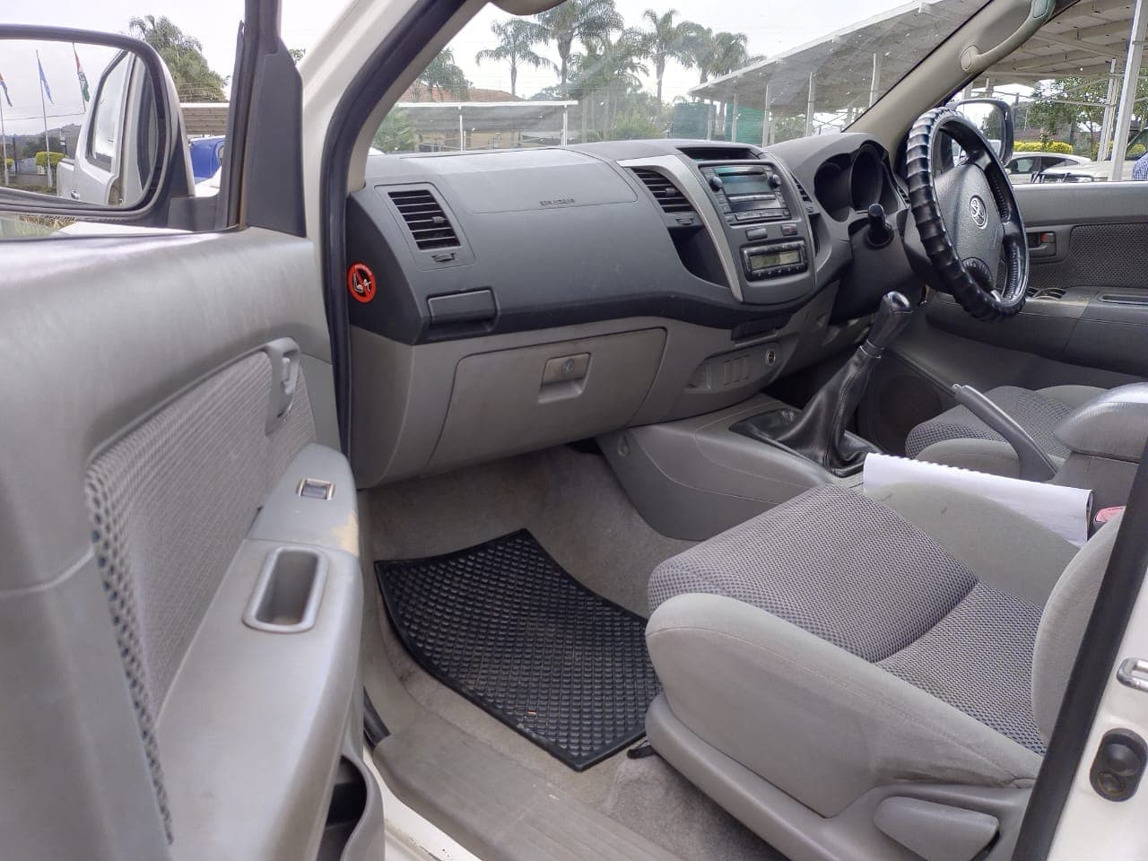 Toyota Hilux Raider — image 14