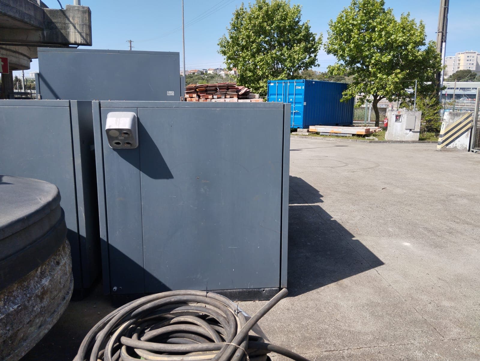 Generator — image 3