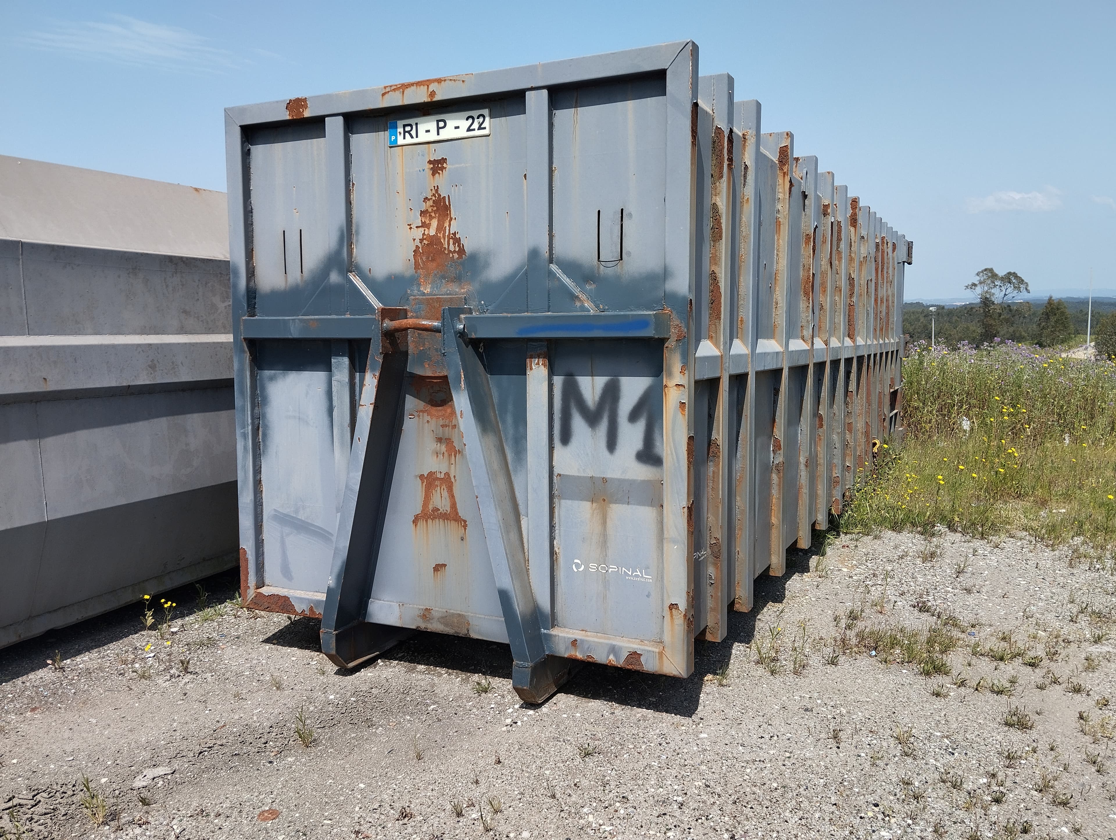 Contentor fechado — image 5