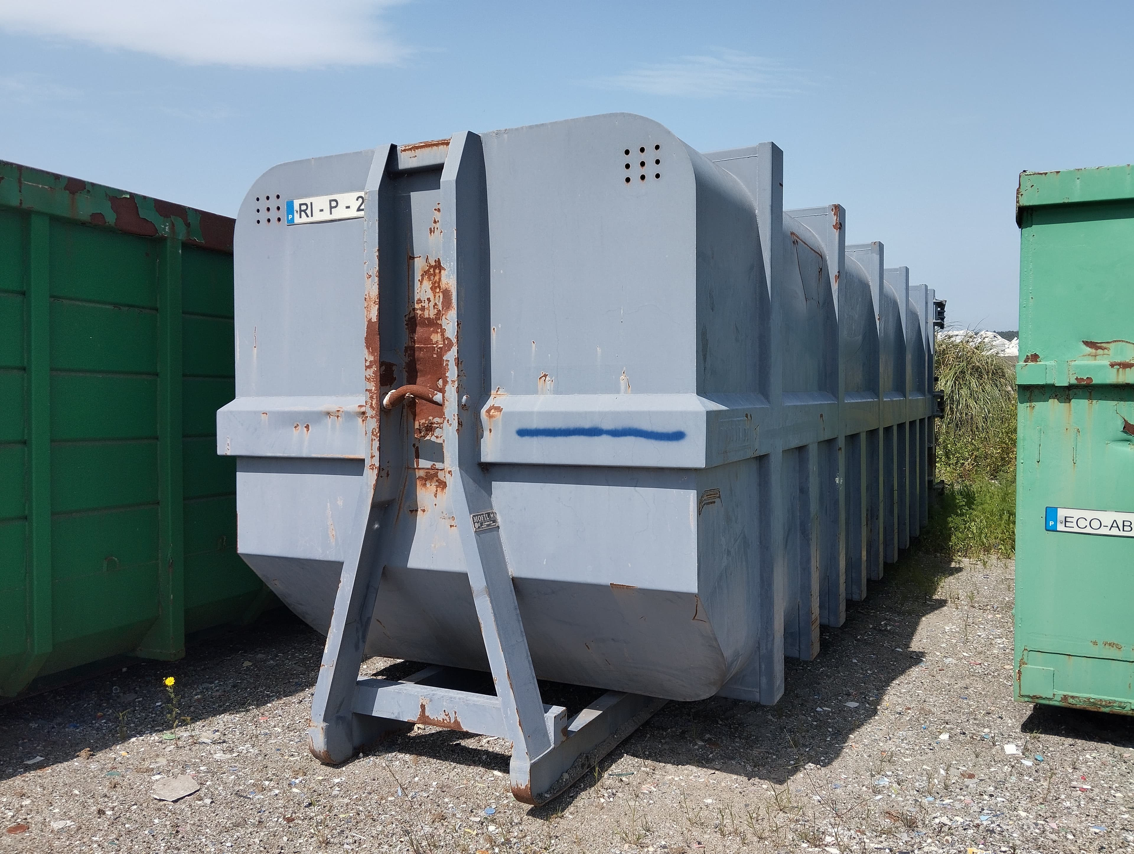 Contentor fechado — image 2