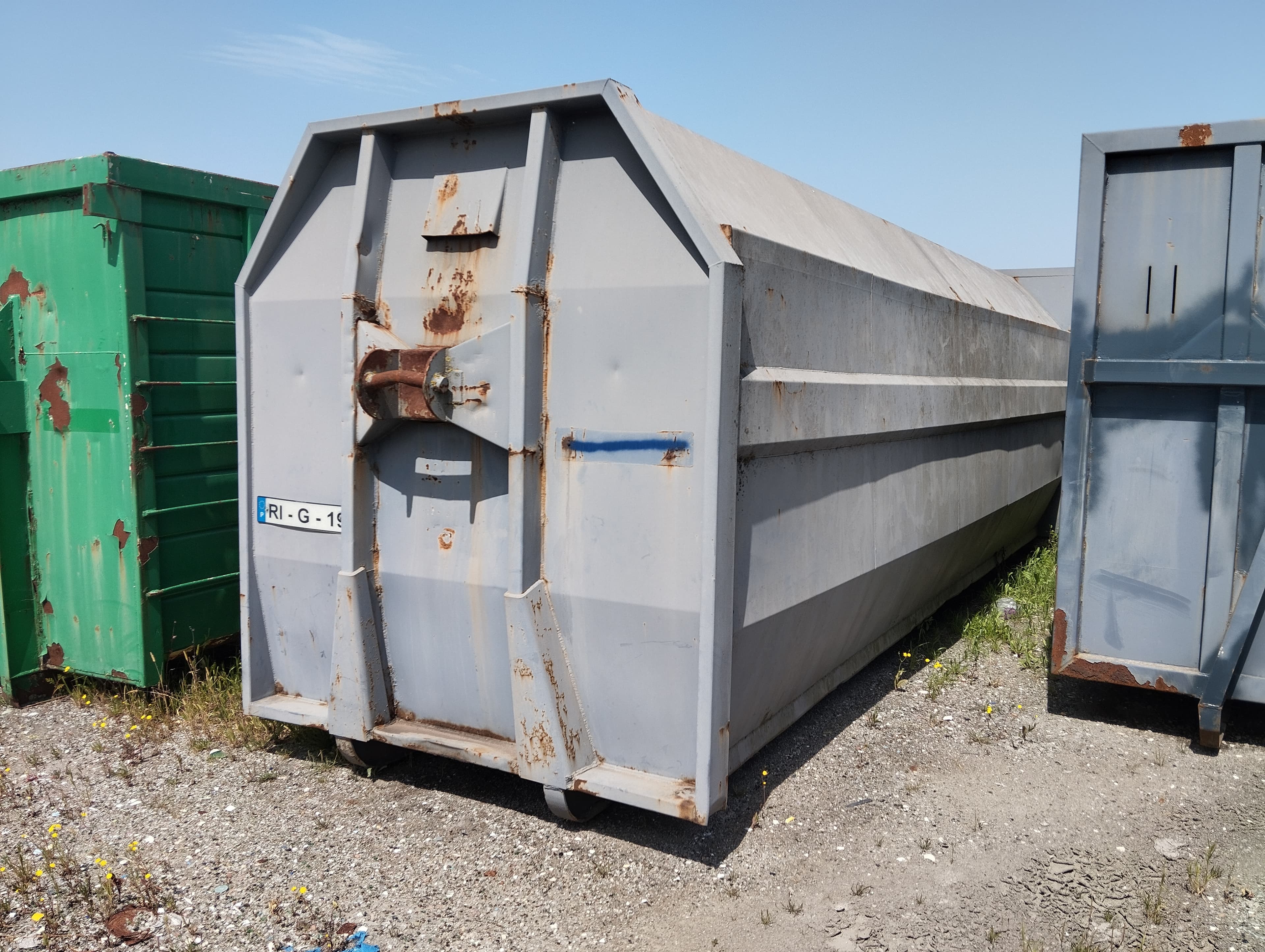 Contentor fechado — image 4