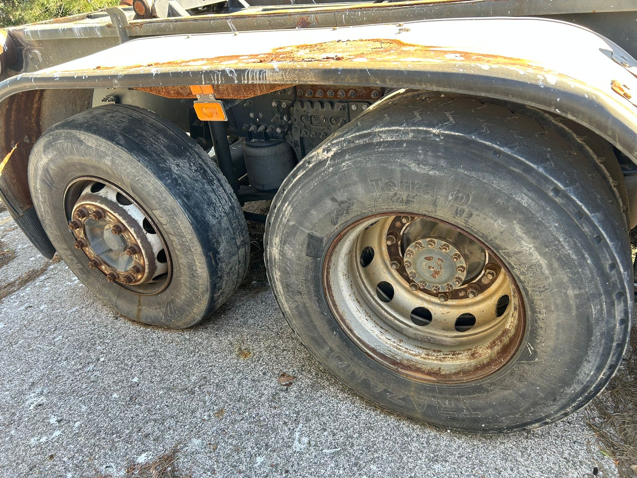 Volvo — image 4