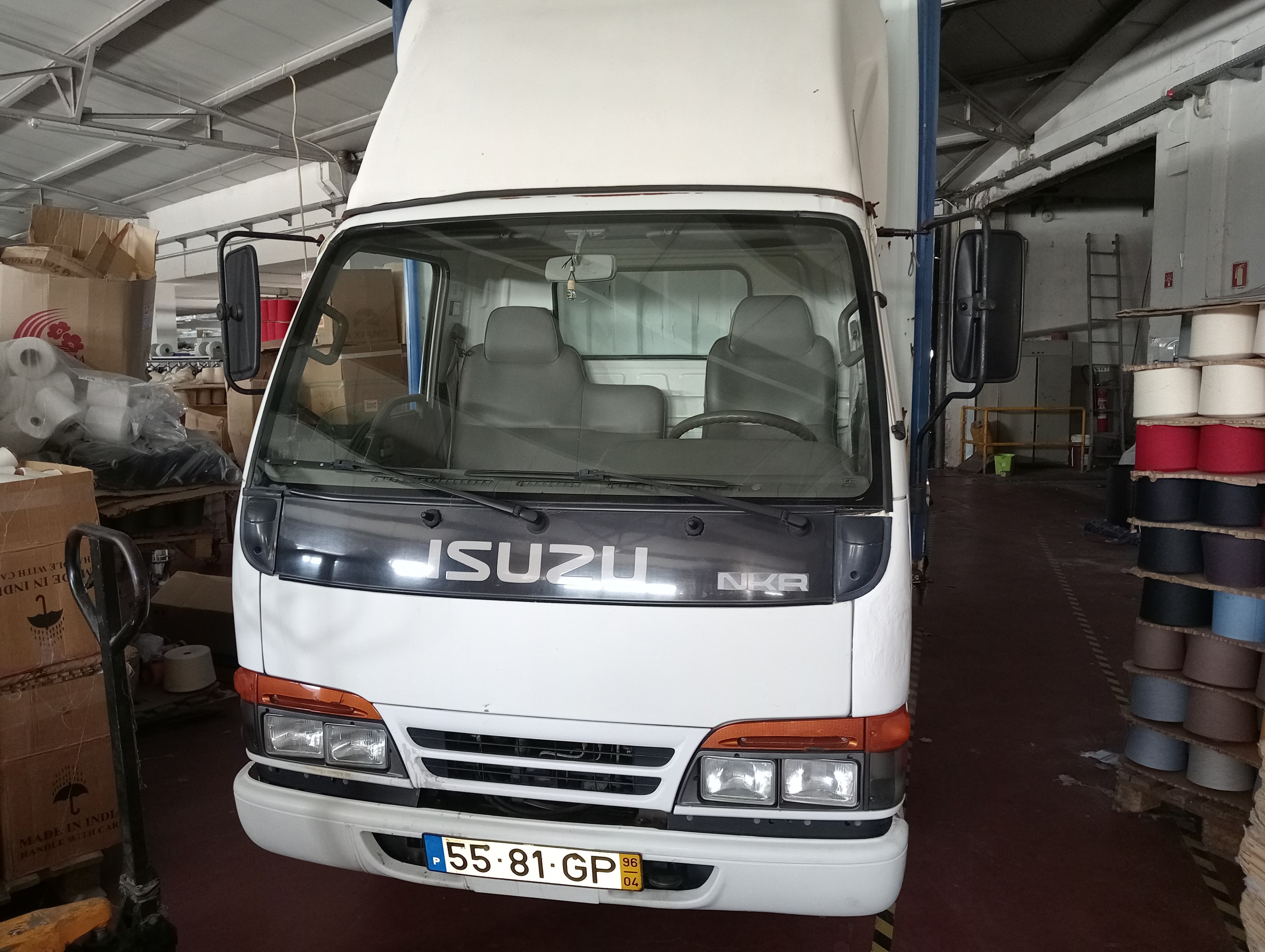 Isuzu NKR · Ano 1996 — imagen 2