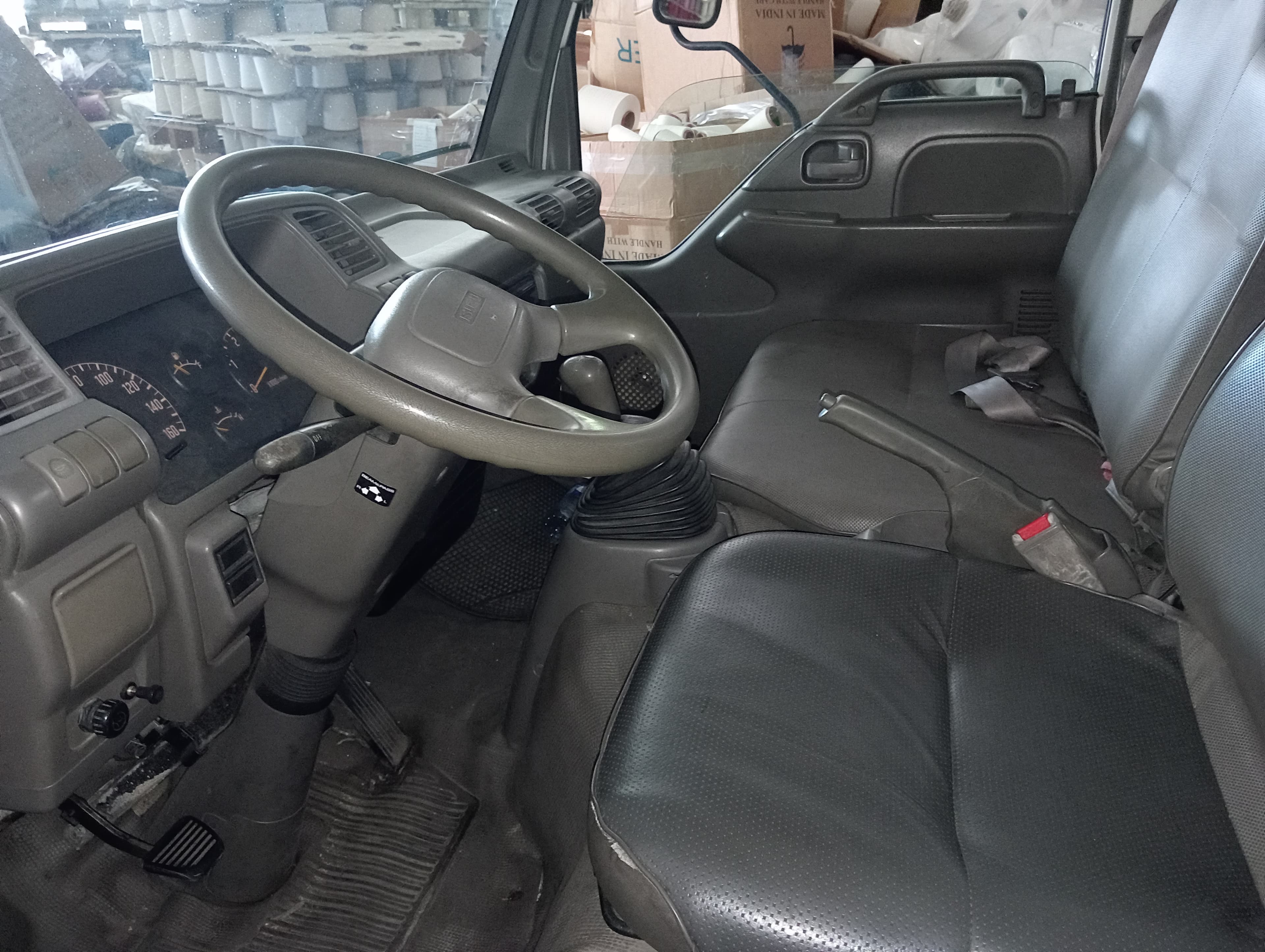 Isuzu NKR · Ano 1996 — imagen 6
