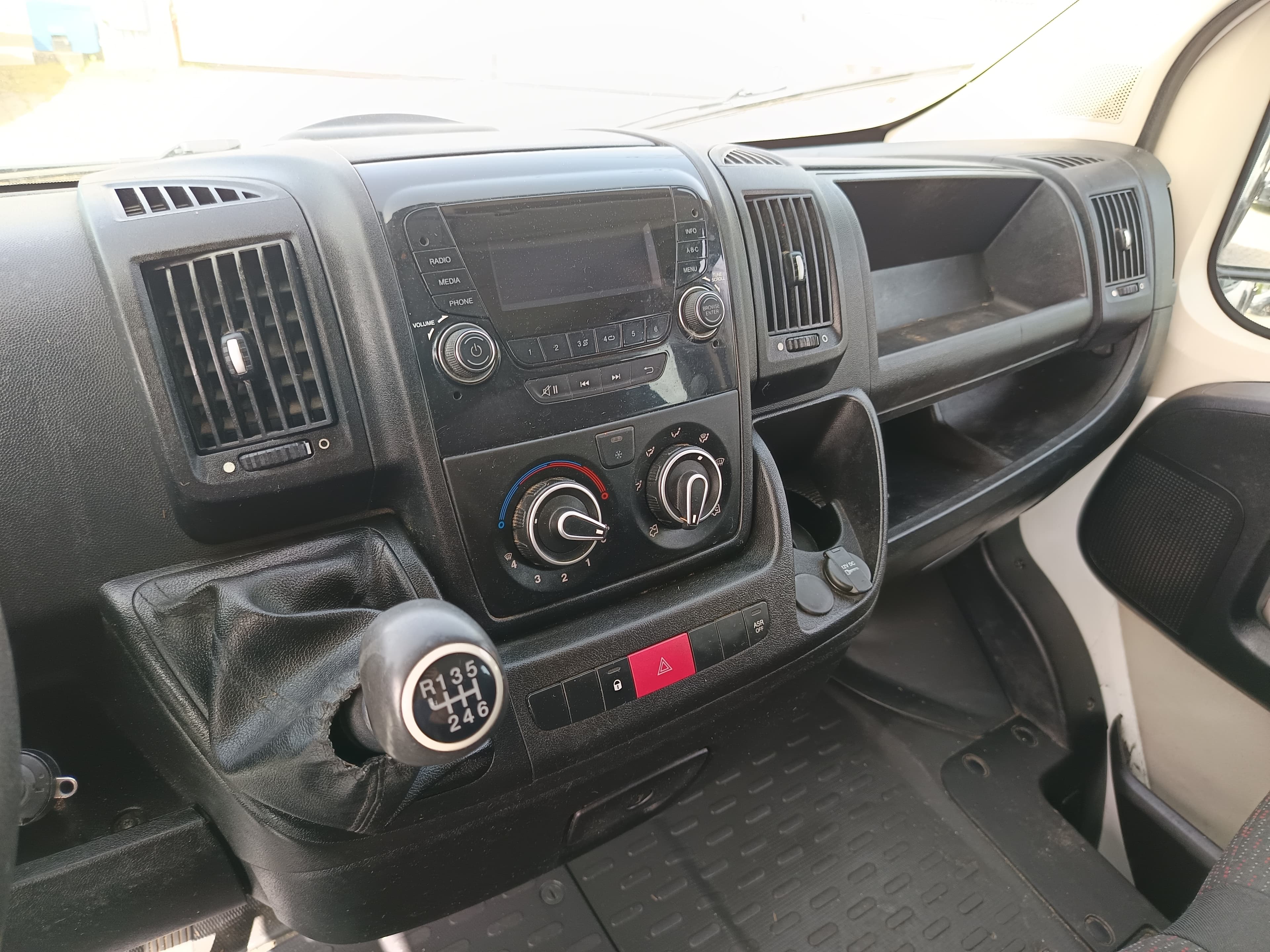 Peugeot Boxer · Ano 2018 — imagen 29