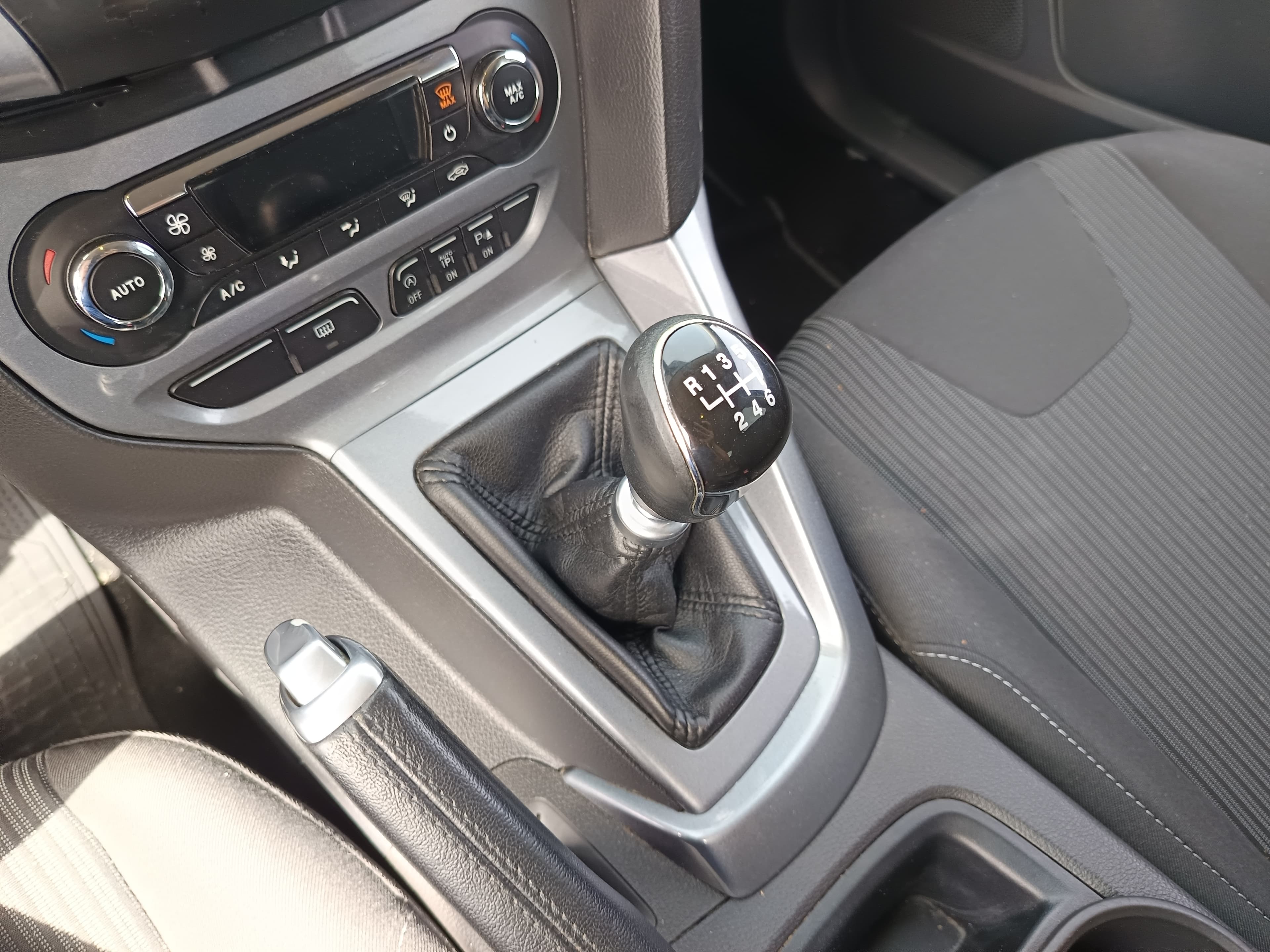 Ford Focus · Ano 2013 — image 23